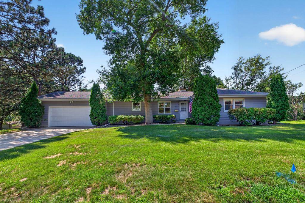 302 Garden RD, Albert Lea, MN 56007