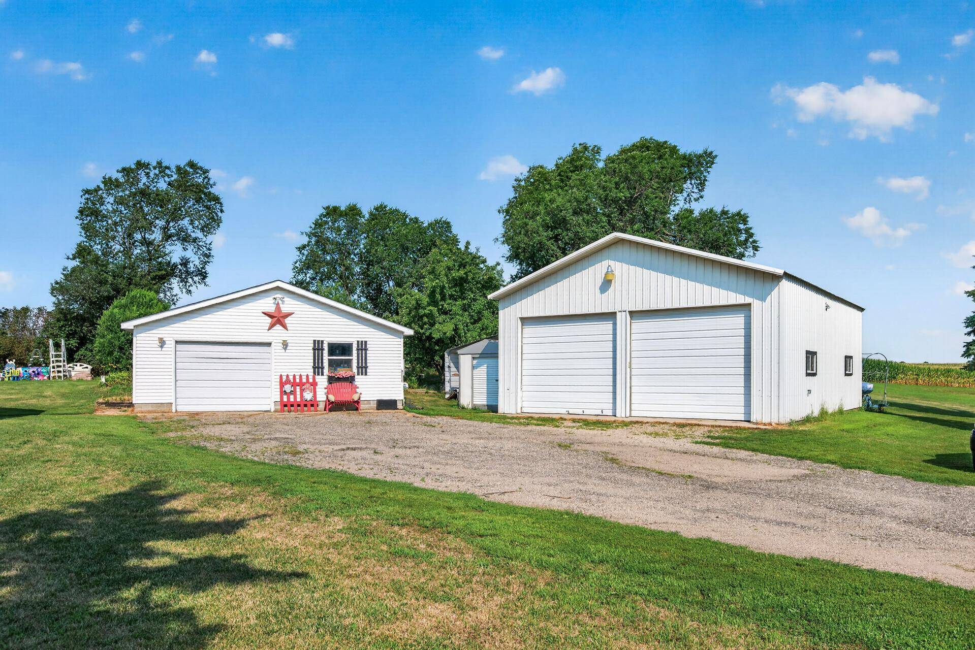 9711 Ireland AVE NW, Annandale, MN 55302