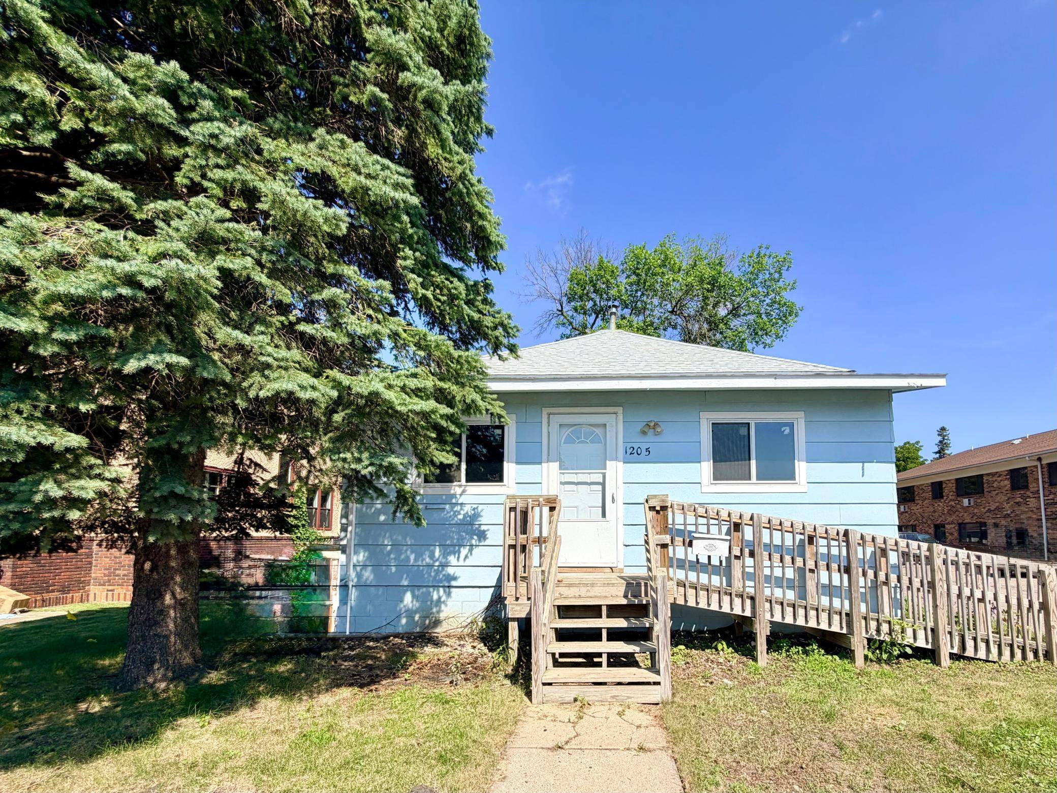 1205 6th AVE, Worthington, MN 56187