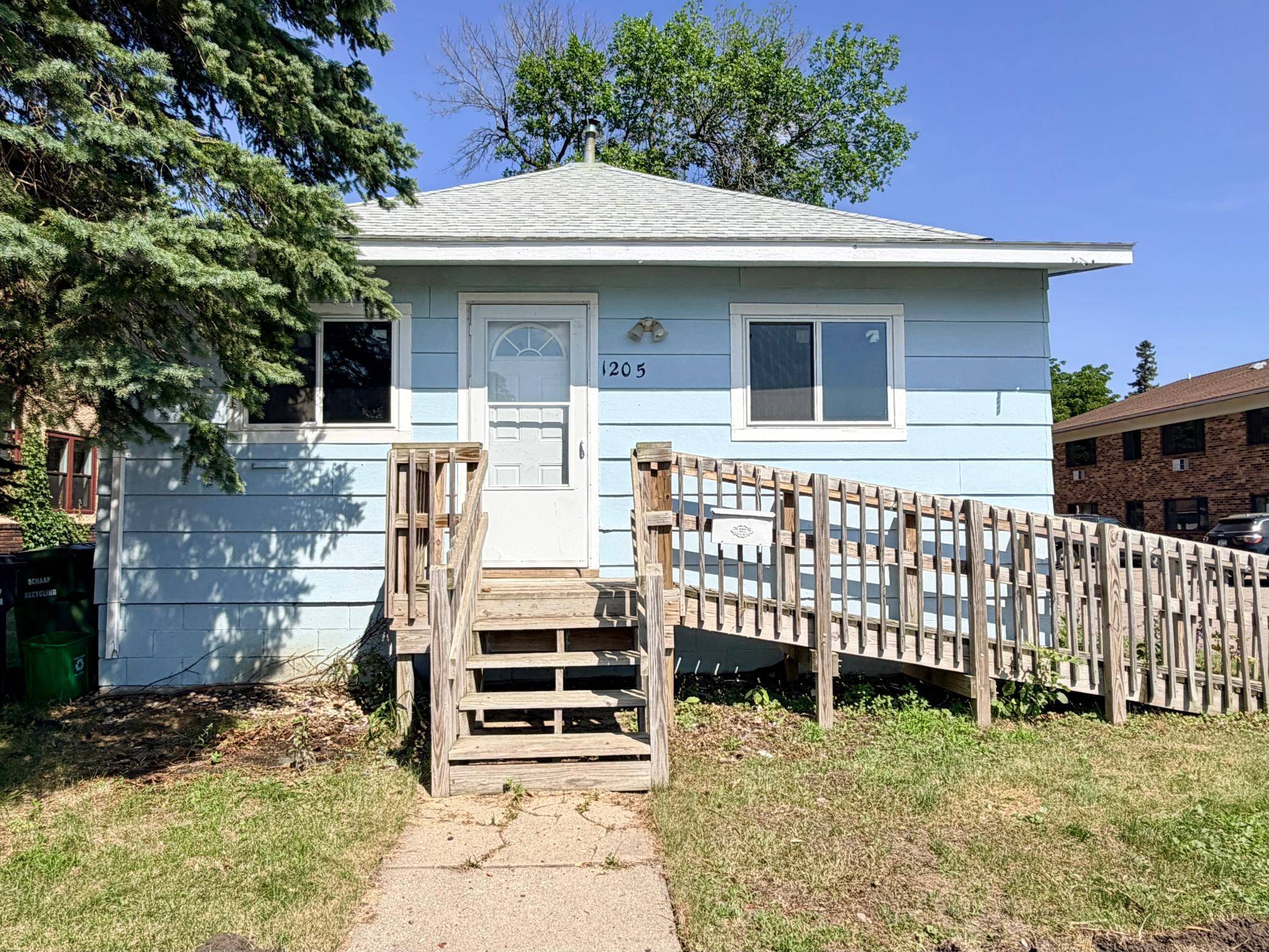 1205 6th AVE, Worthington, MN 56187