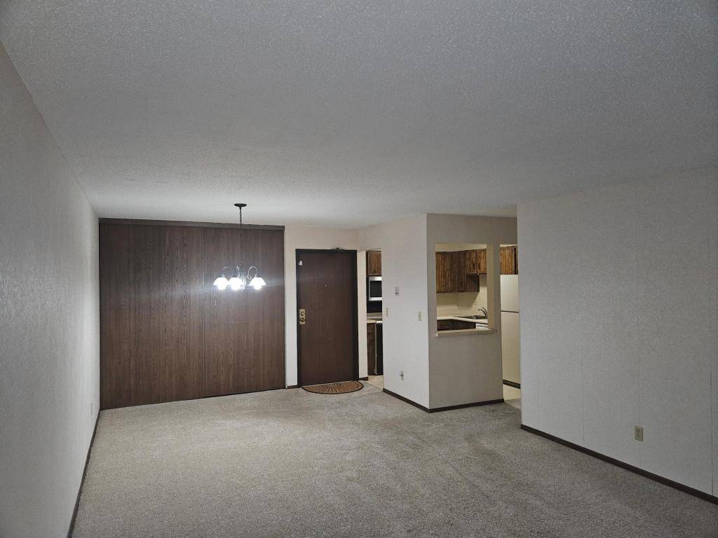 1855 Silver Bell RD #314, Eagan, MN 55122
