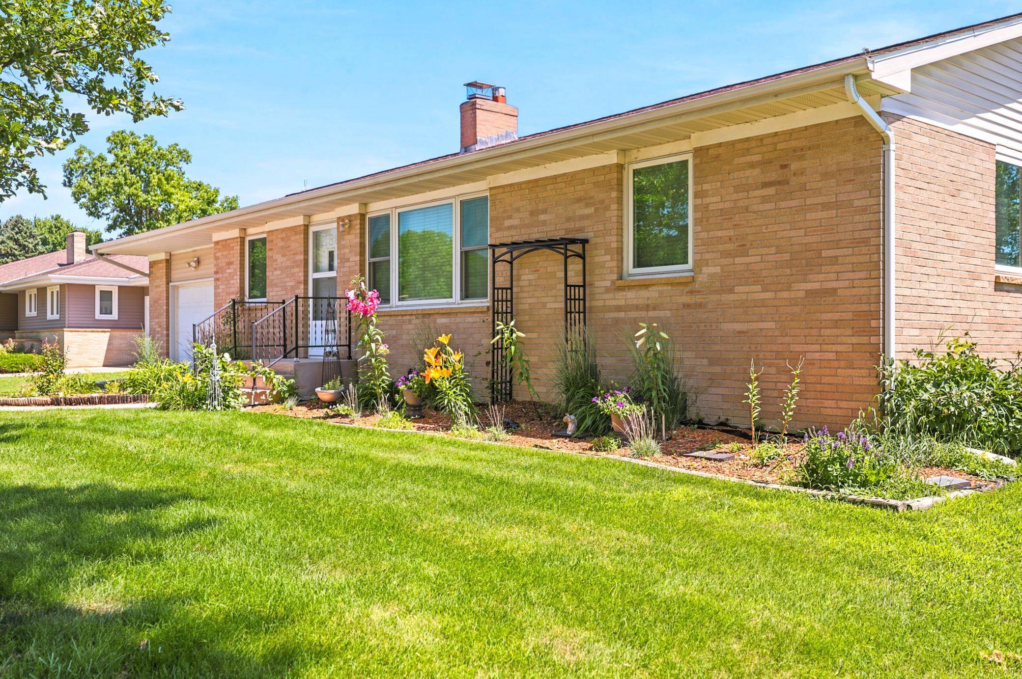 325 6th ST NW, Buffalo Lake, MN 55314