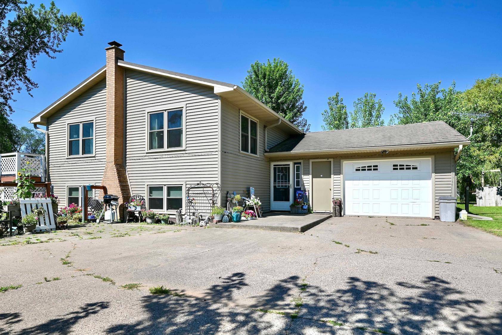 49 E 2nd ST, Buffalo City, WI 54622