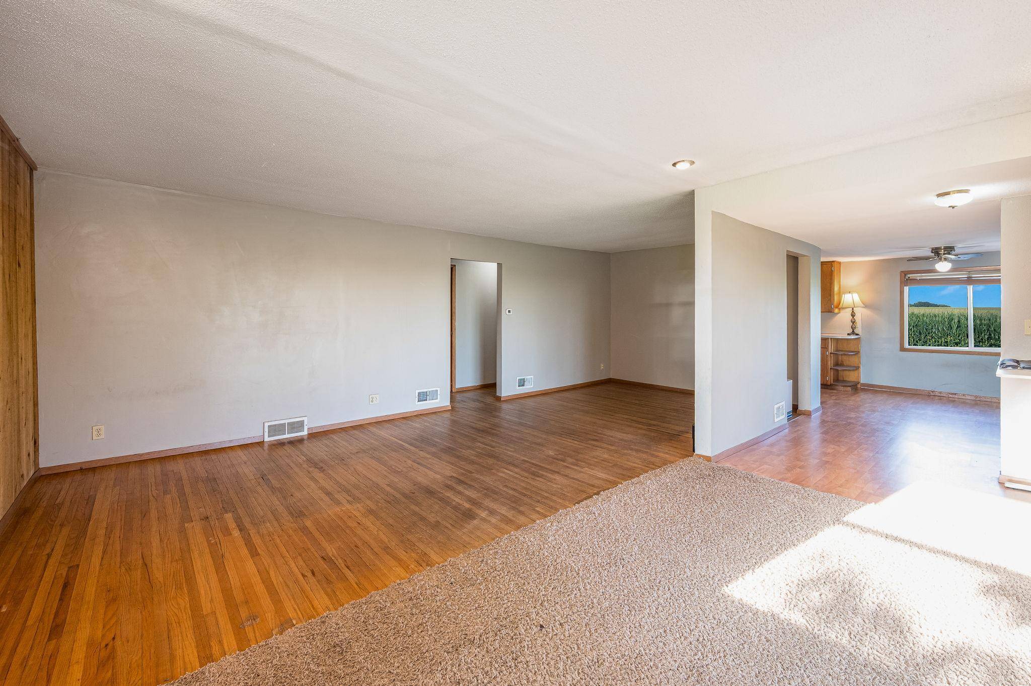 205 232nd AVE, Fairmont, MN 56031
