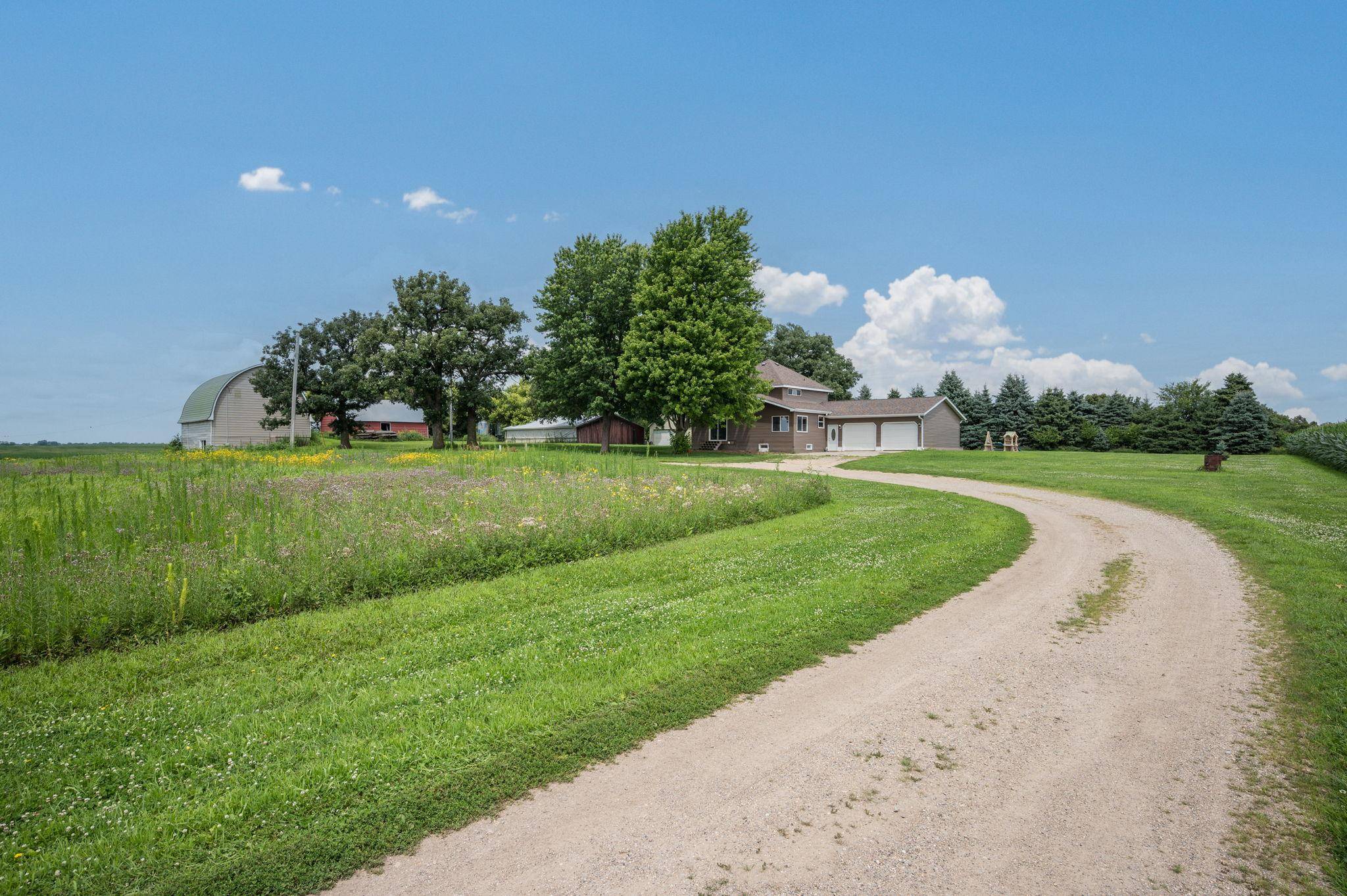205 232nd AVE, Fairmont, MN 56031