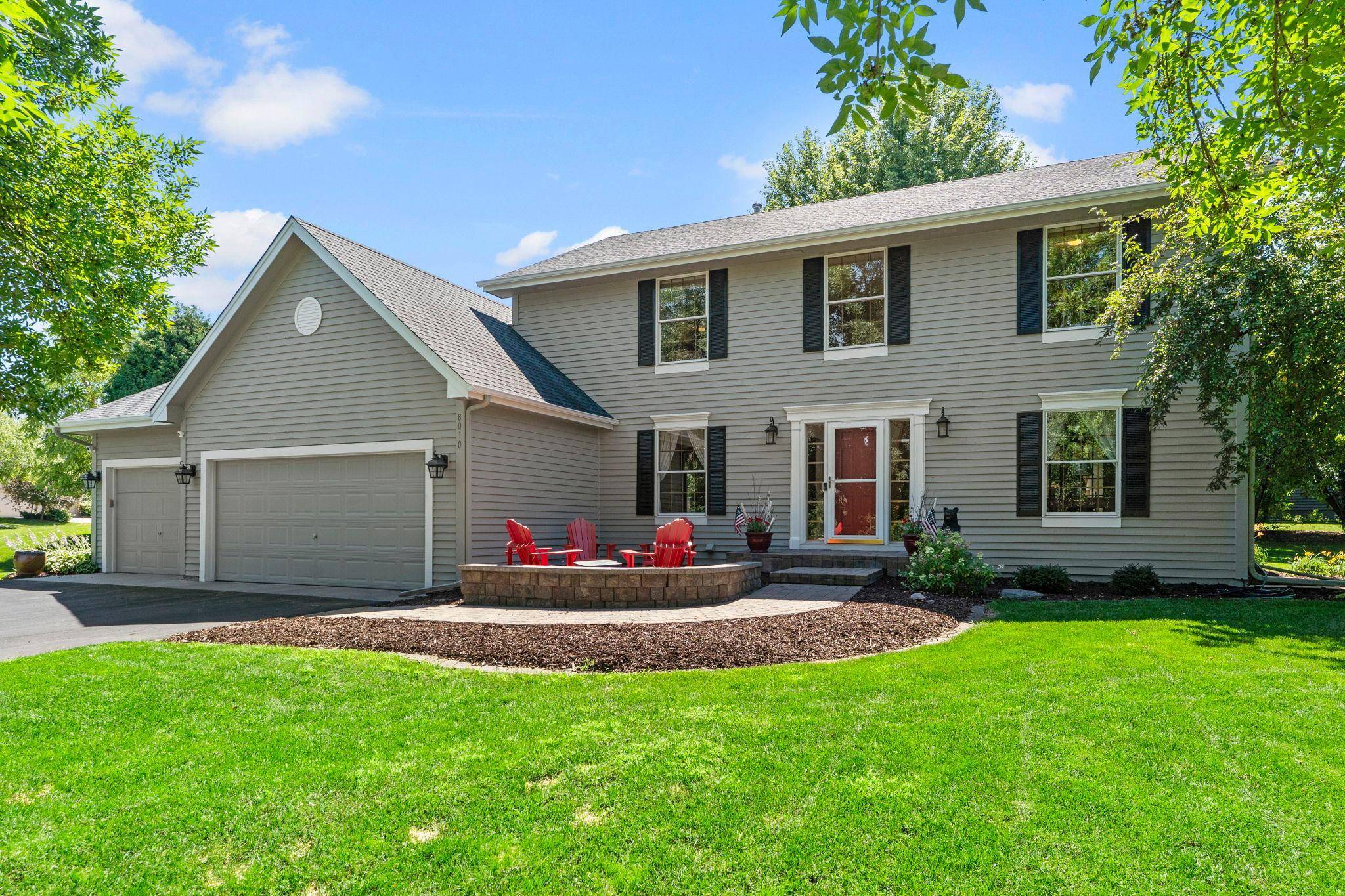 8010 Spruce TRL, Eden Prairie, MN 55347