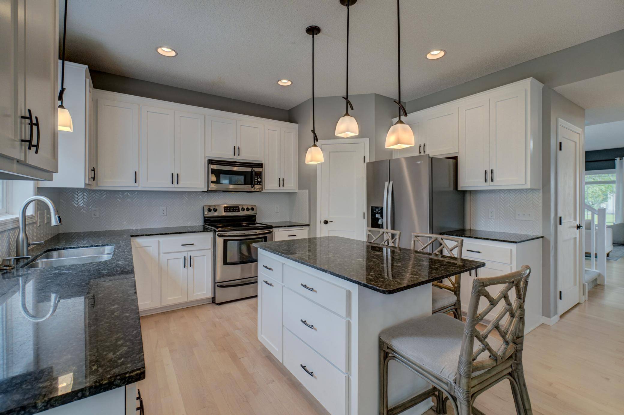 3412 Walden DR, Woodbury, MN 55129
