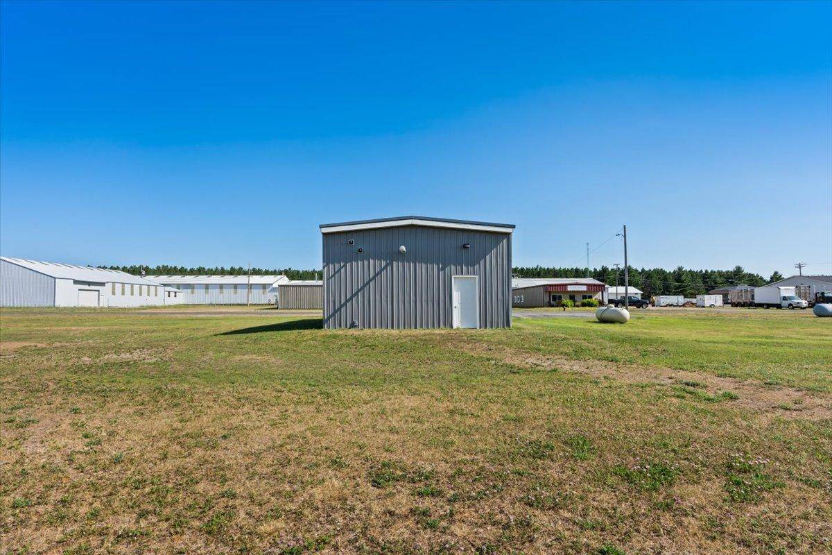 22 Commerce RD, Babbitt, MN 55706