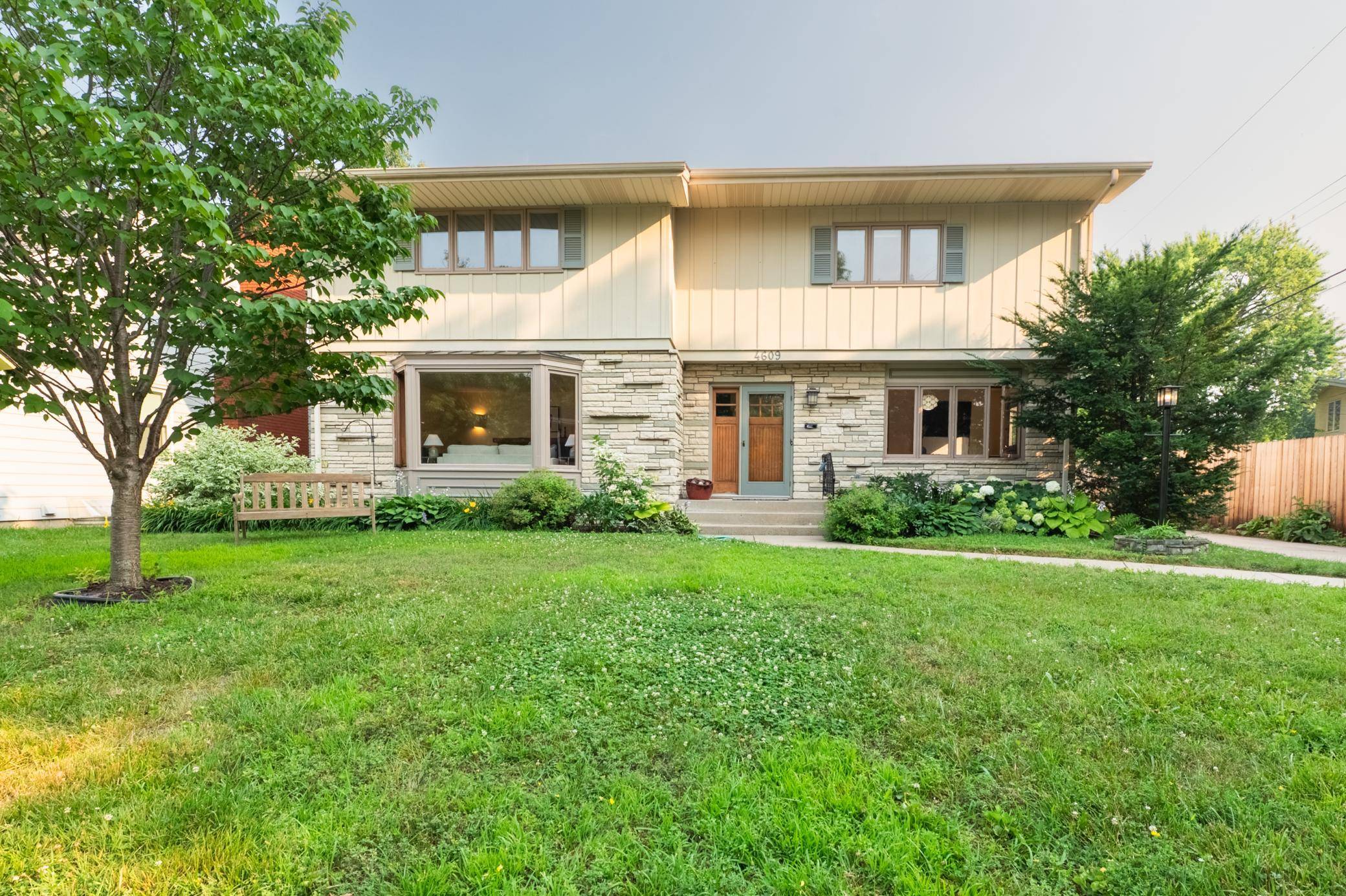 4609 Coffey LN, Minneapolis, MN 55406