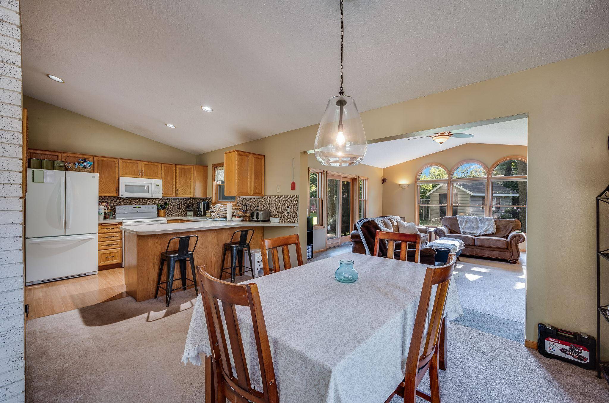 684 Shoreacres DR, Fairmont, MN 56031