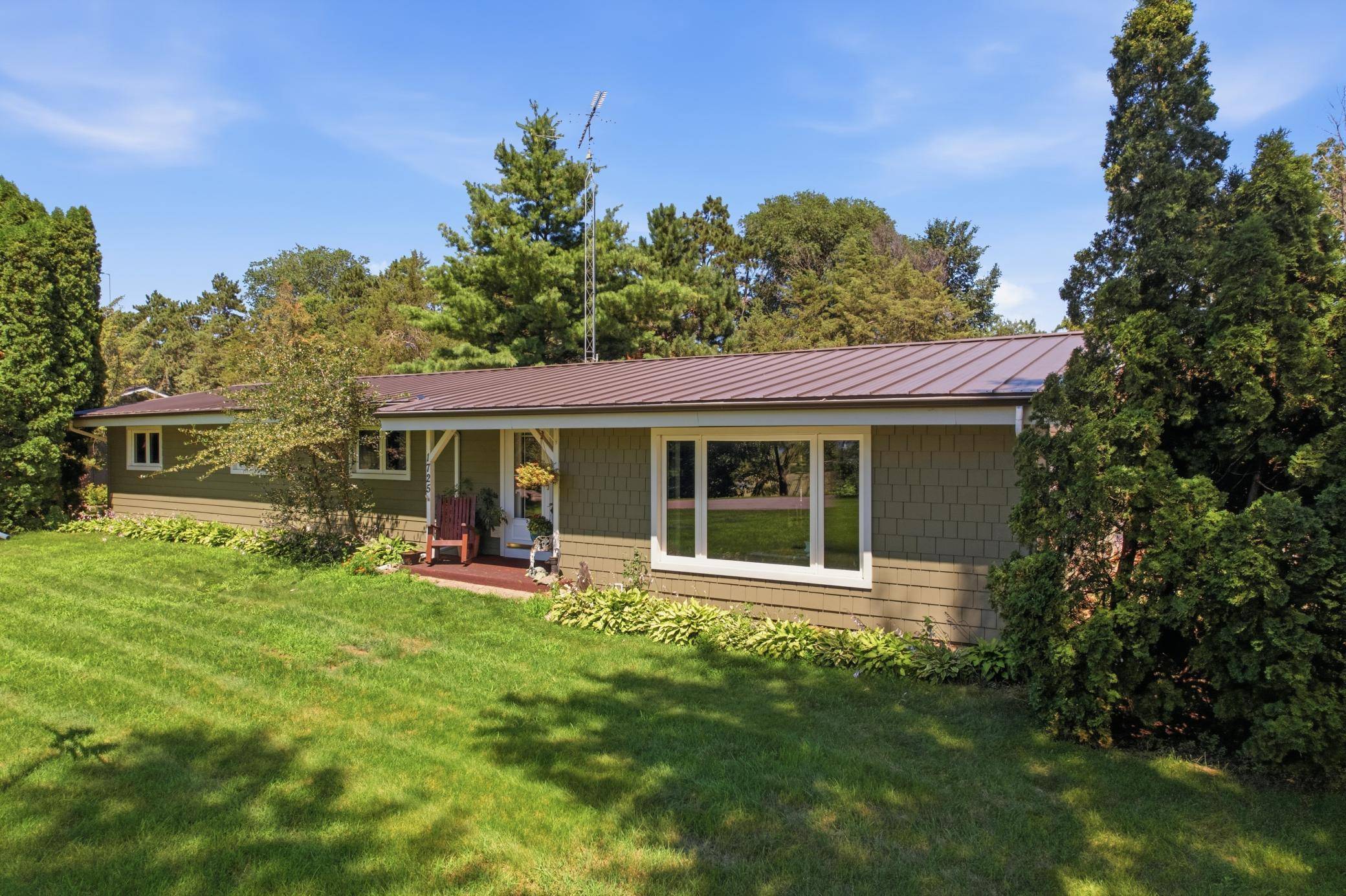 1725 N River RD, Buffalo City, WI 54622