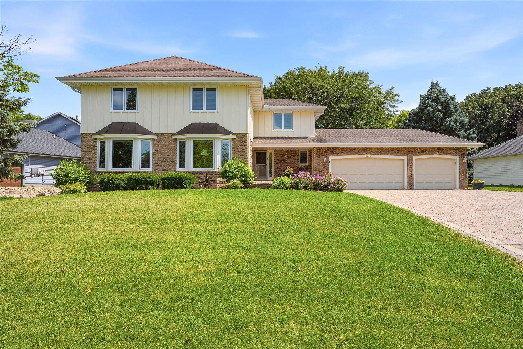 16015 46th AVE N, Plymouth, MN 55446