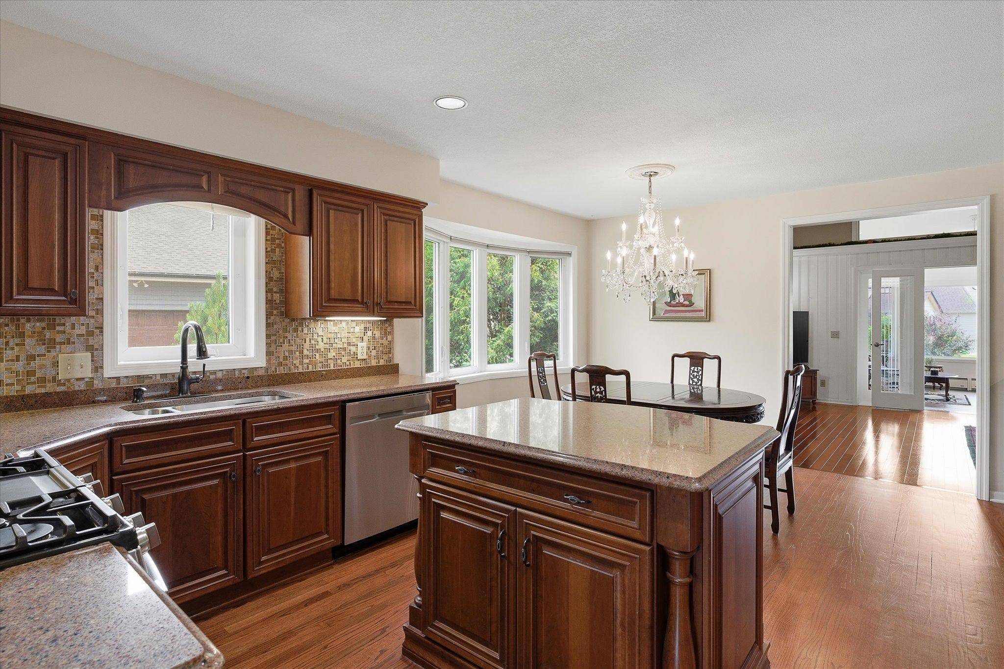 16015 46th AVE N, Plymouth, MN 55446