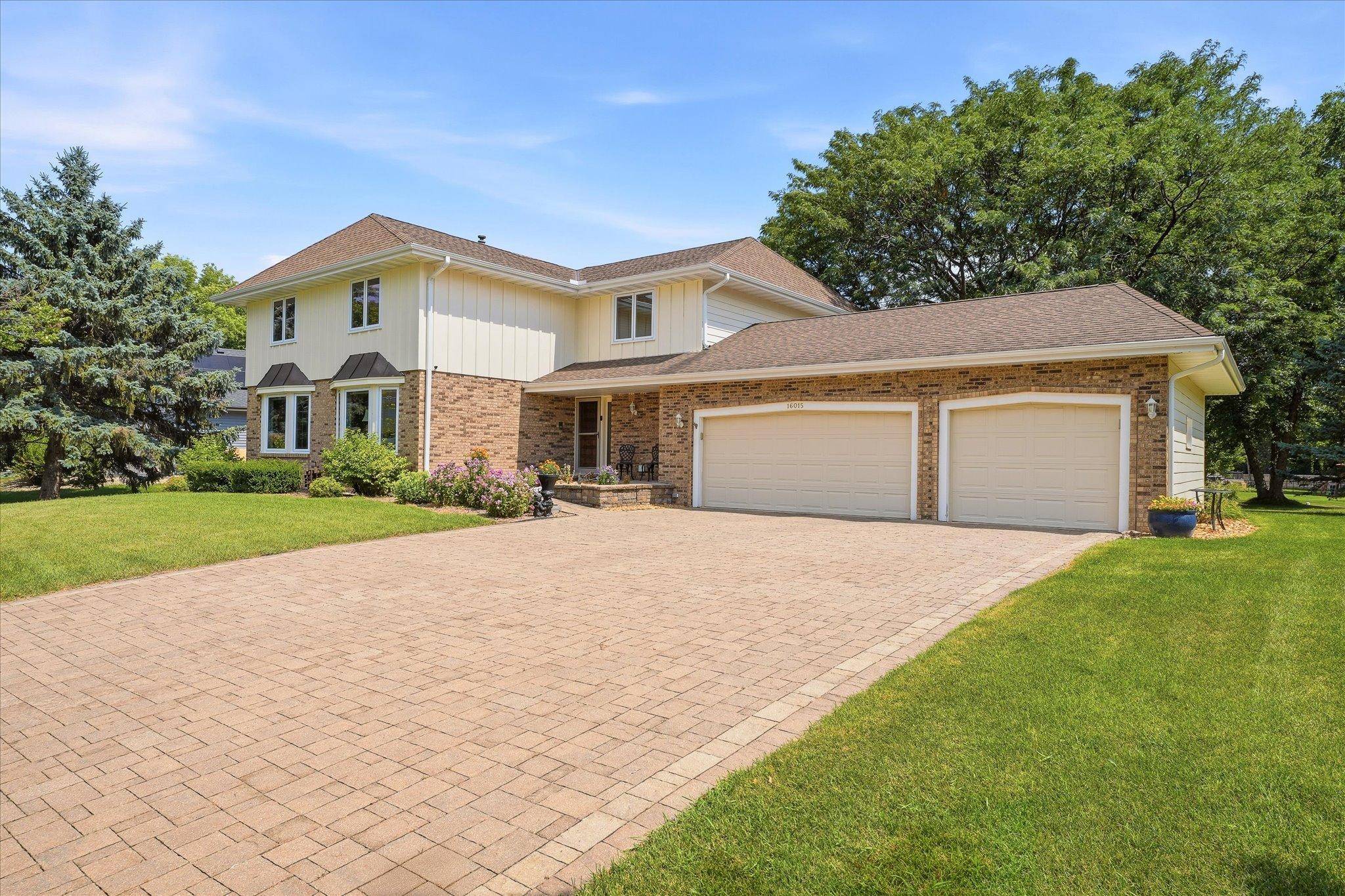 16015 46th AVE N, Plymouth, MN 55446