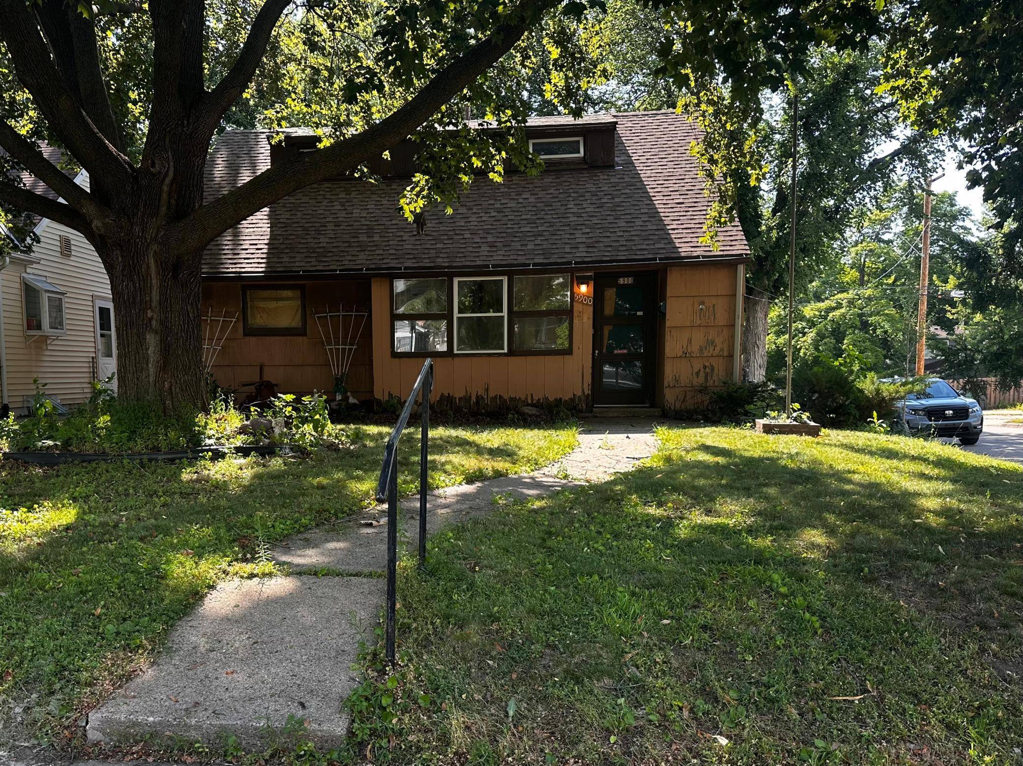 5900 Russell AVE S, Minneapolis, MN 55410