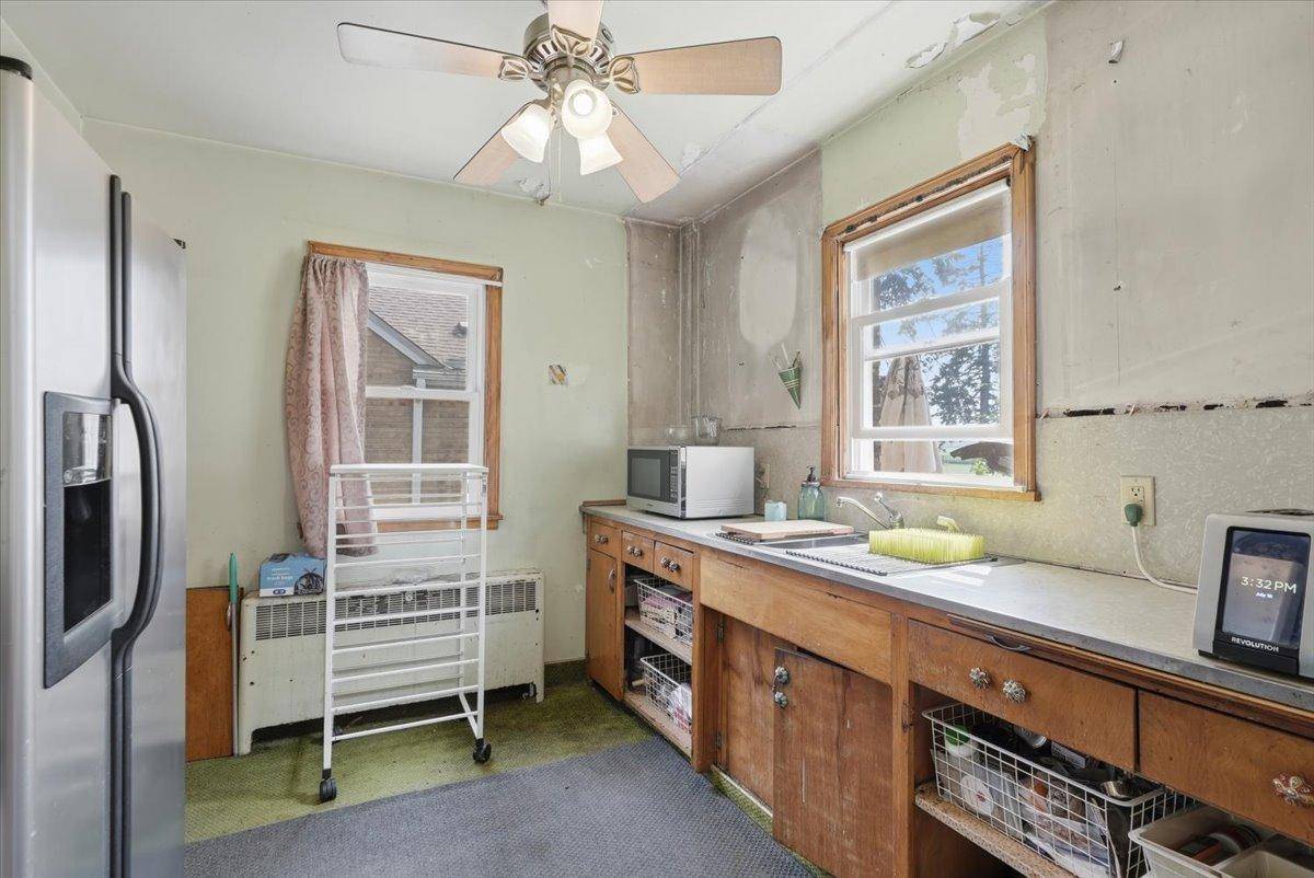 1907 Snelling AVE N, Falcon Heights, MN 55113