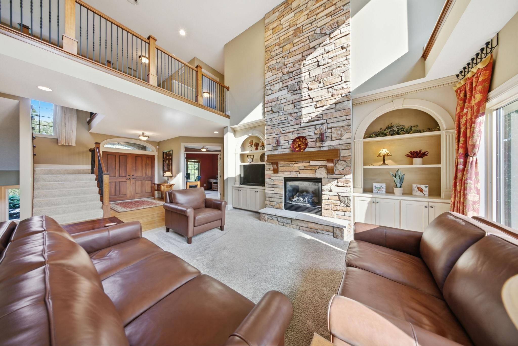 905 Highlander TRL, Hudson, WI 54016