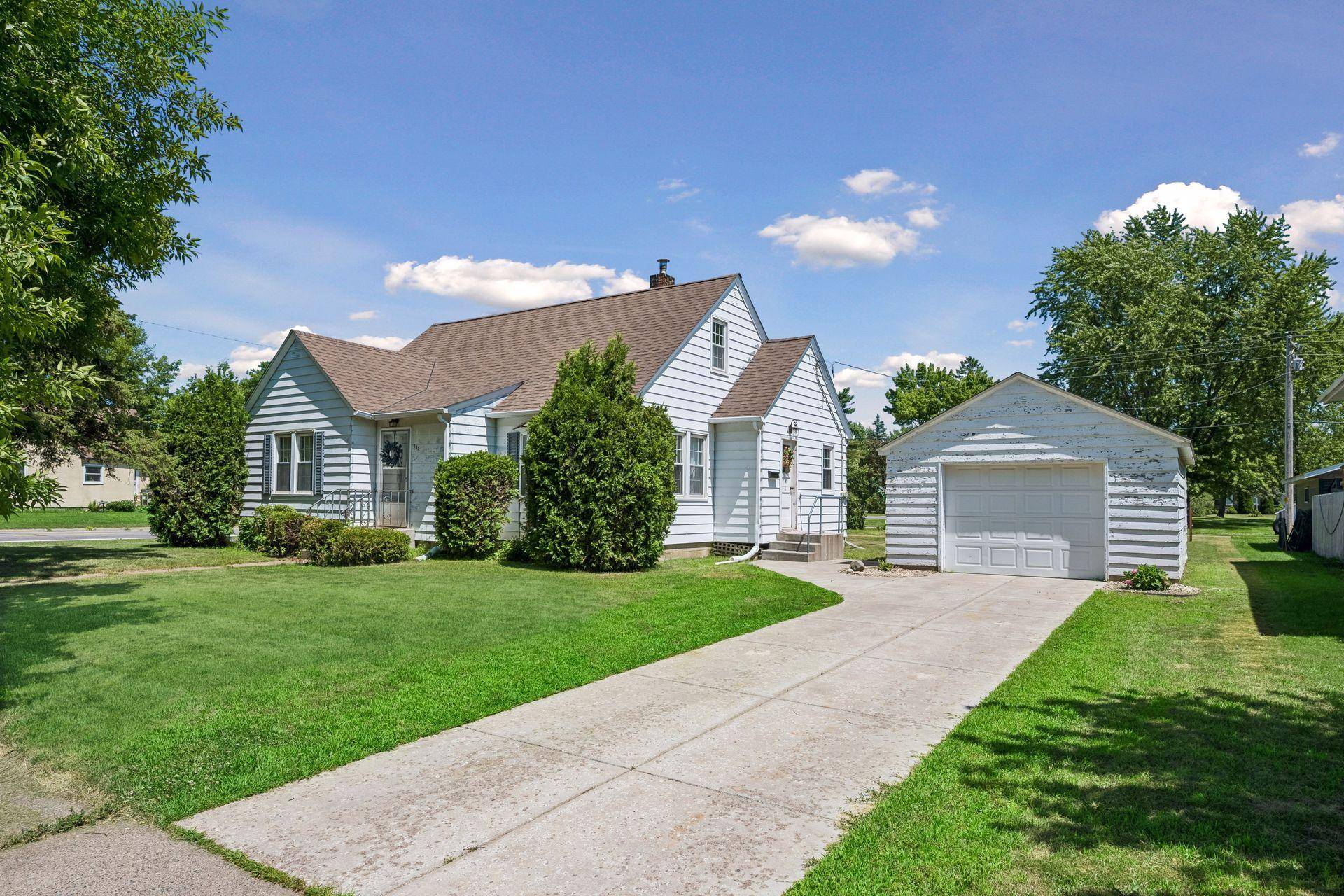 405 4th AVE SE, Milaca, MN 56353