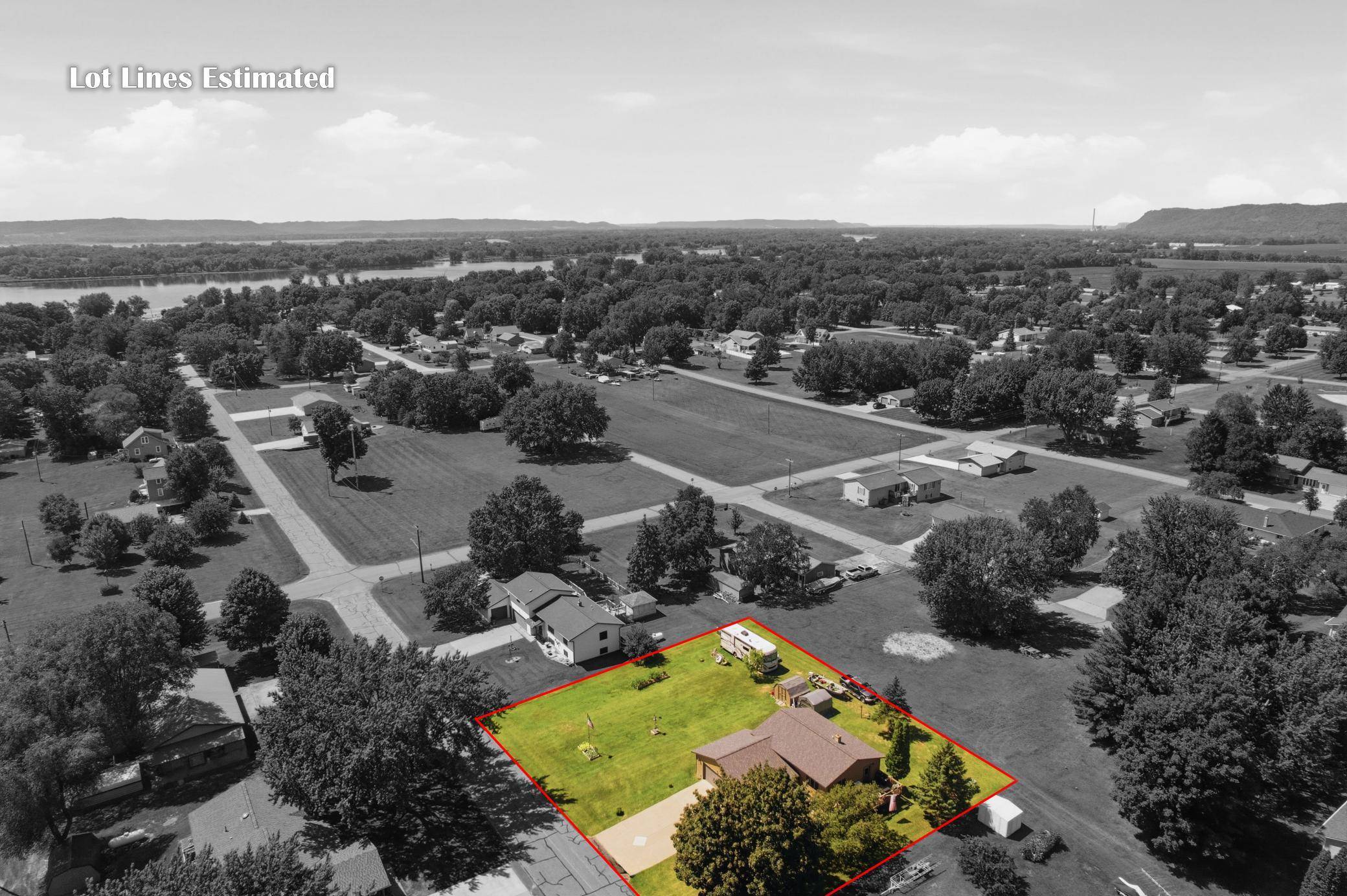 64 W 16th ST, Buffalo City, WI 54622