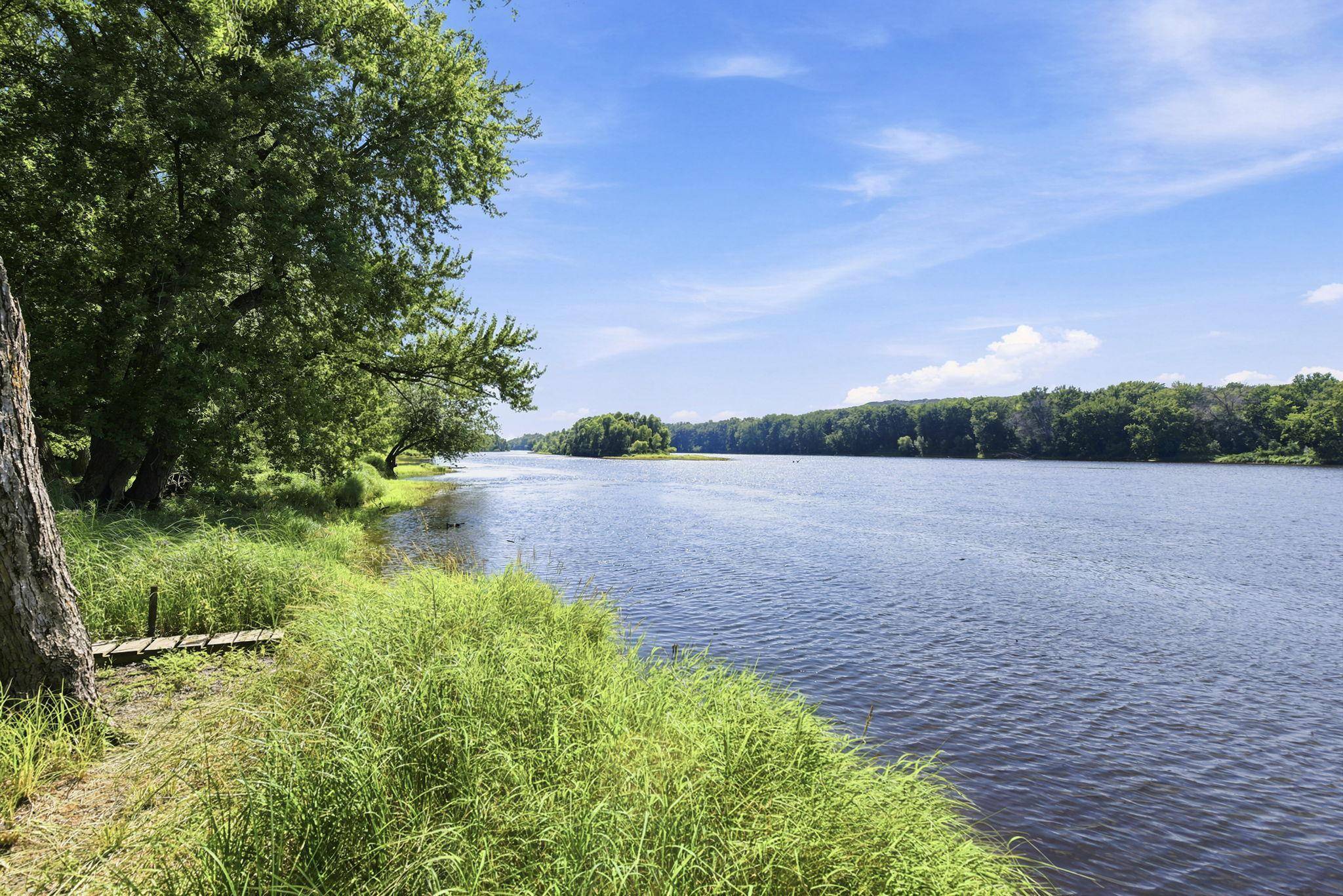 909 N Cascade ST, Osceola, WI 54020