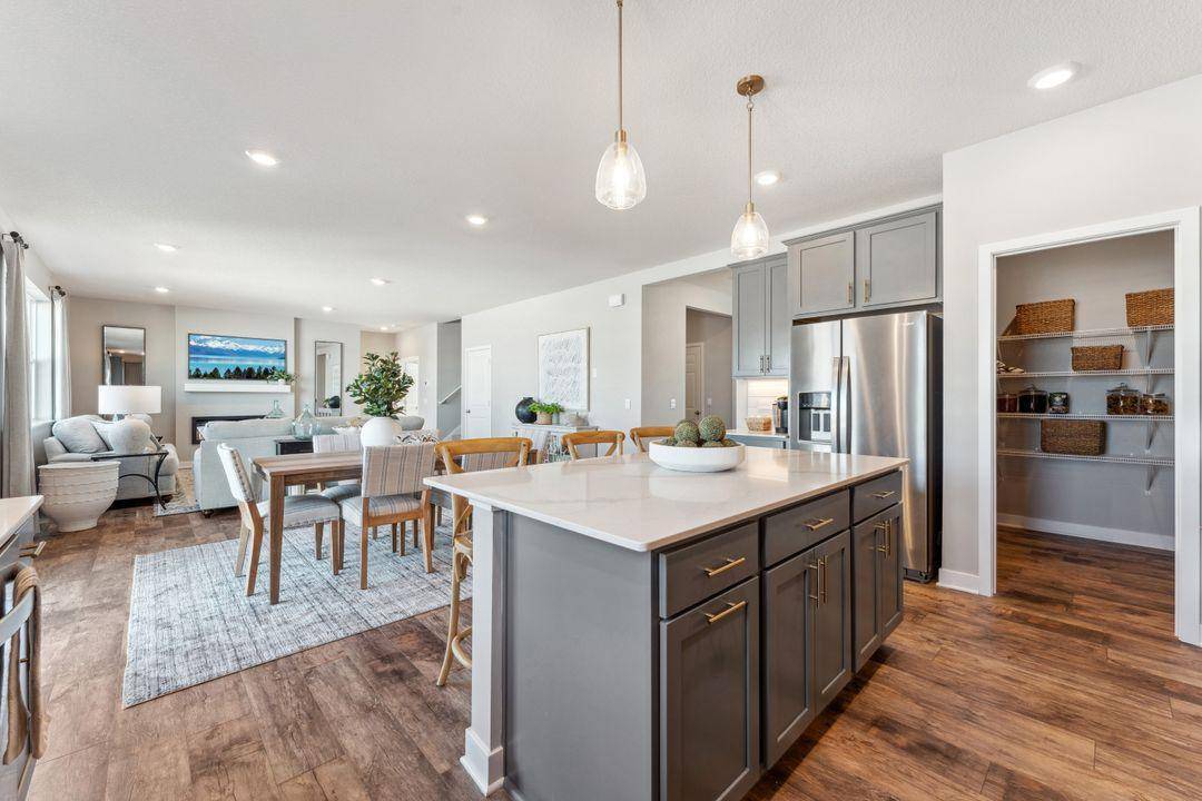 1721 Oak Creek PASS, Chaska, MN 55318