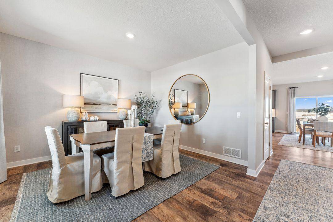 1721 Oak Creek PASS, Chaska, MN 55318