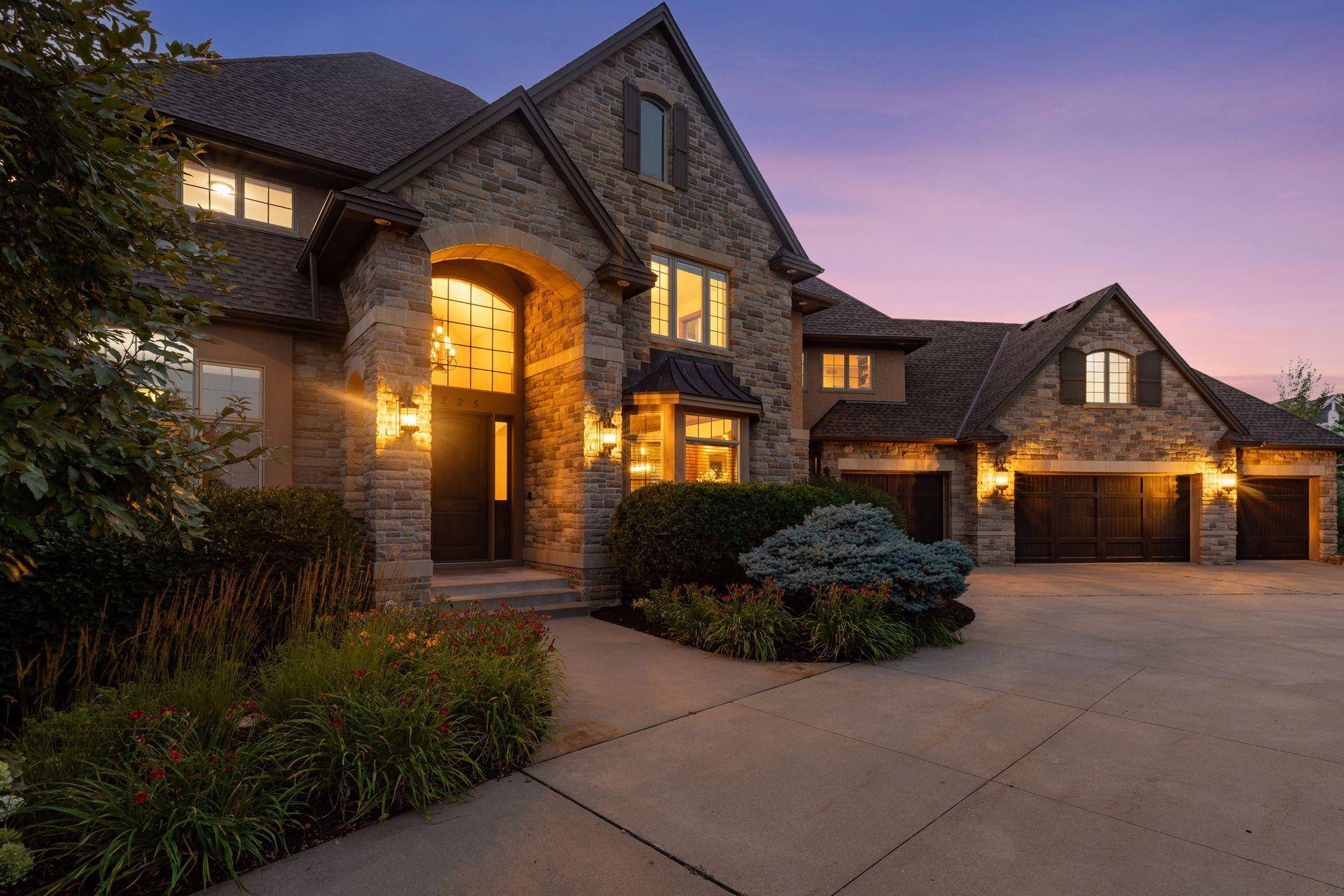 225 Calamus CIR, Medina, MN 55340