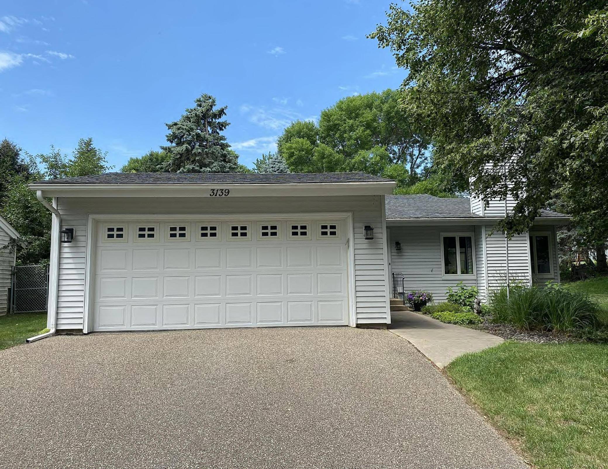 3139 Quarry CT, Eagan, MN 55121