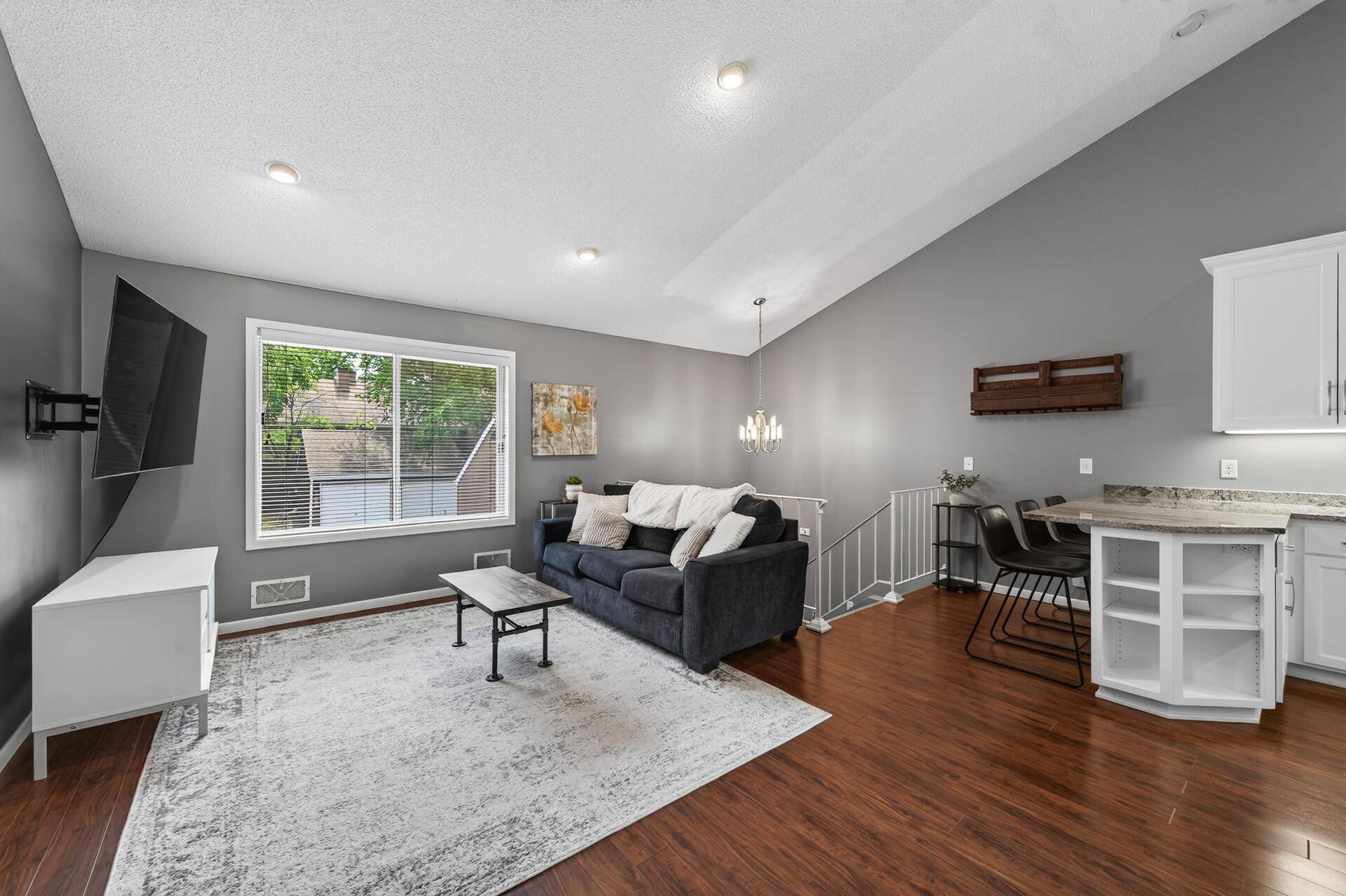 834 Seal ST, Saint Paul, MN 55114
