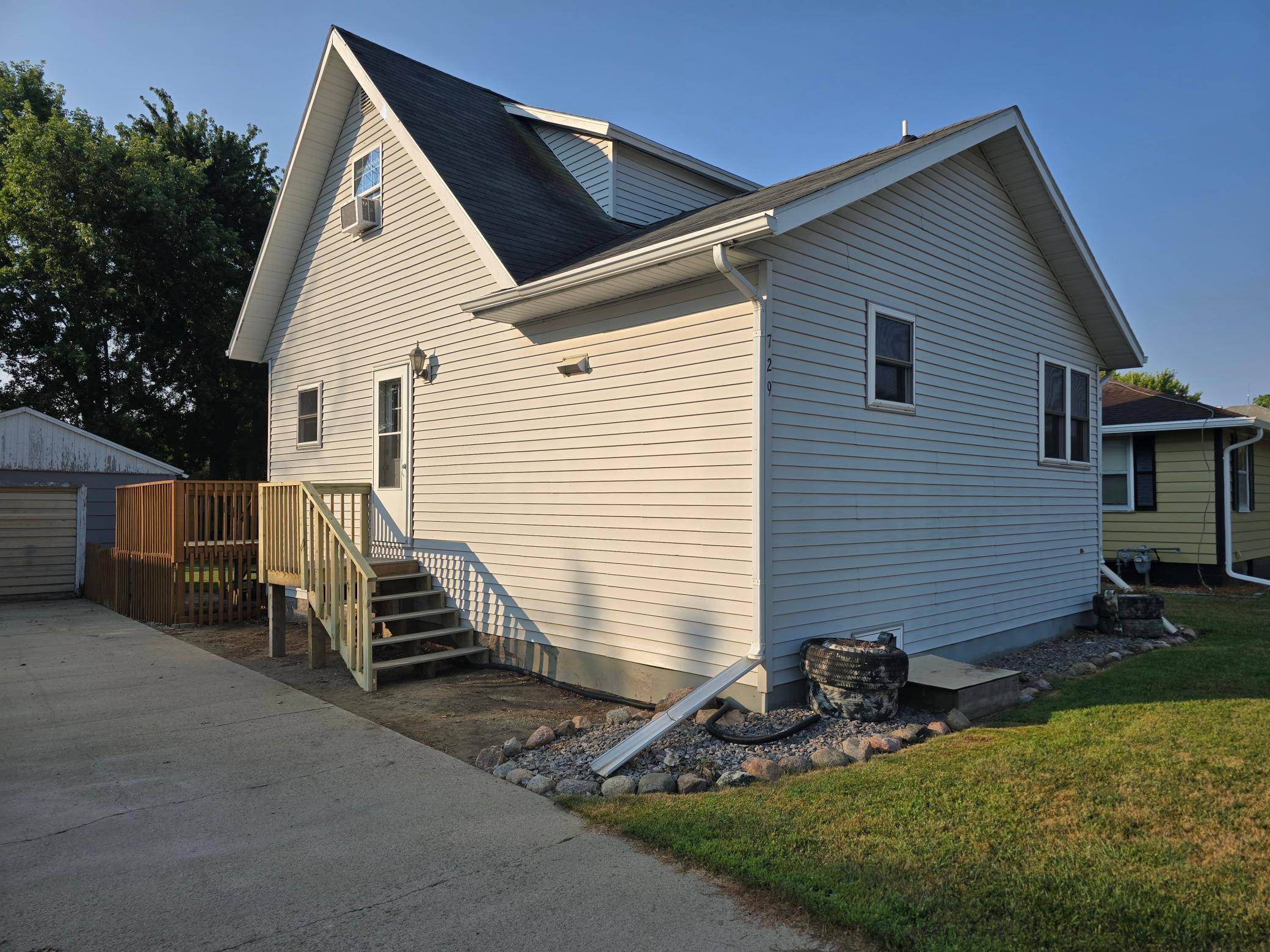 729 4th AVE, Brewster, MN 56119