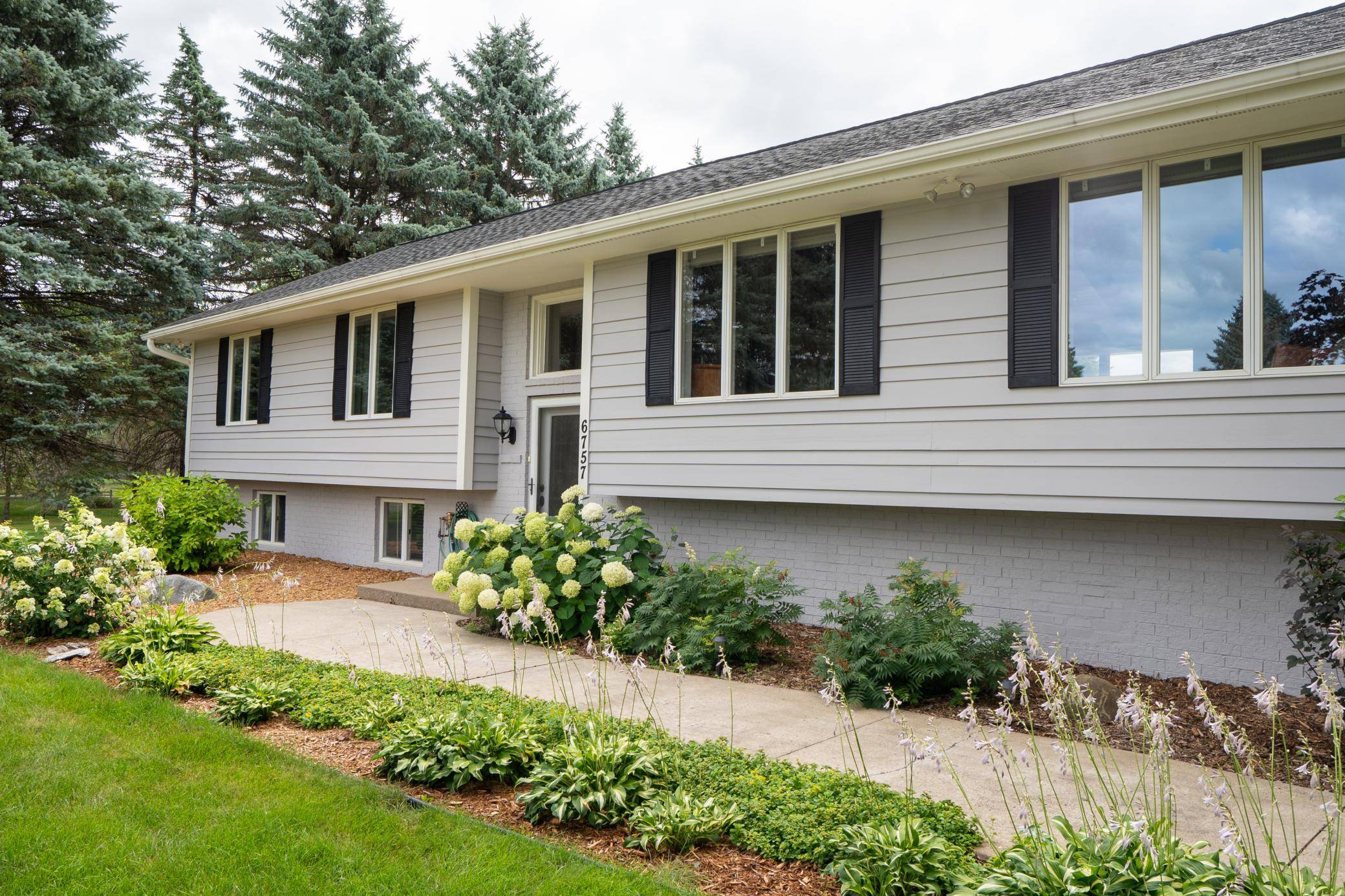 6757 Horseshoe Bend DR, Corcoran, MN 55340