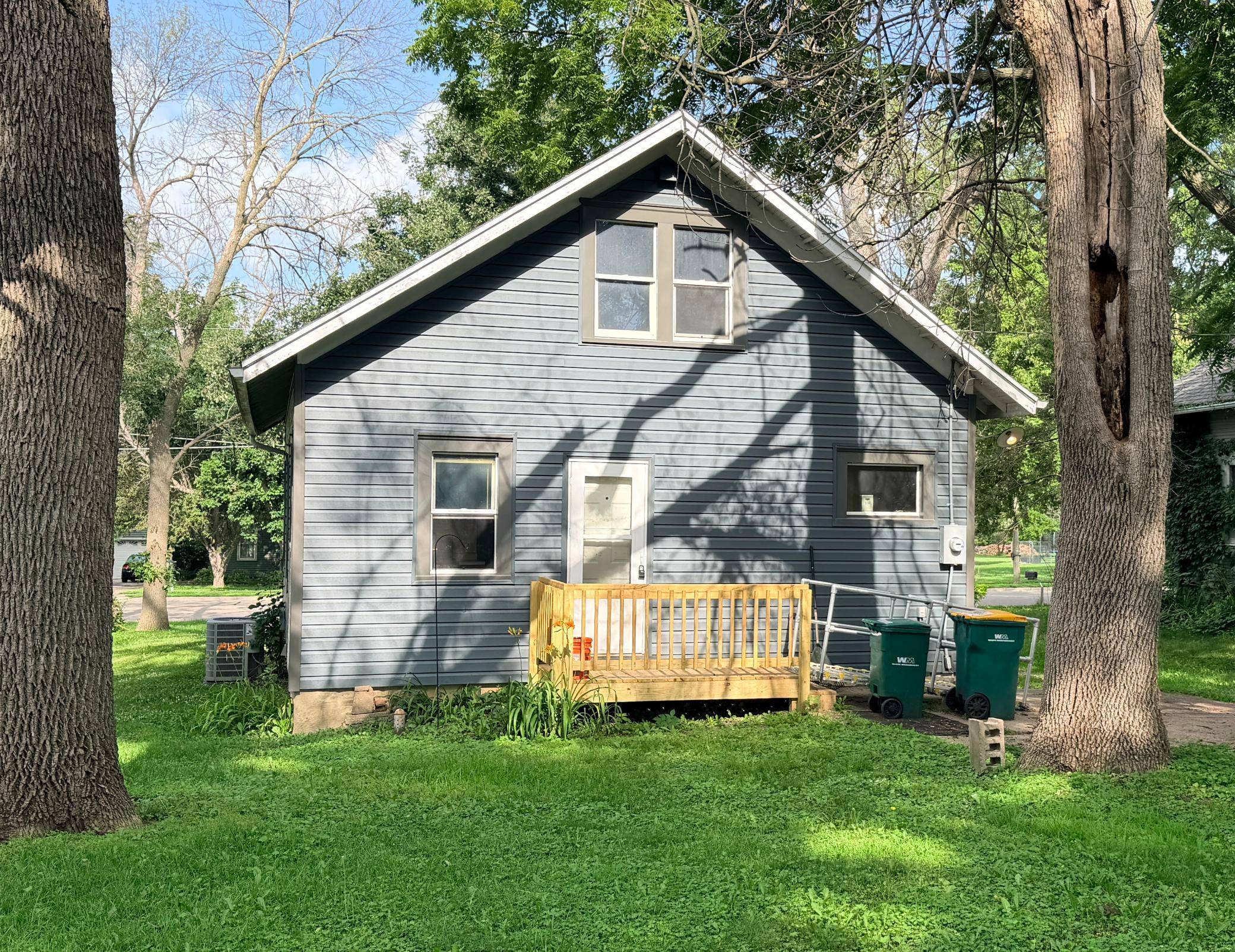 1405 S Broadway AVE, Albert Lea, MN 56007