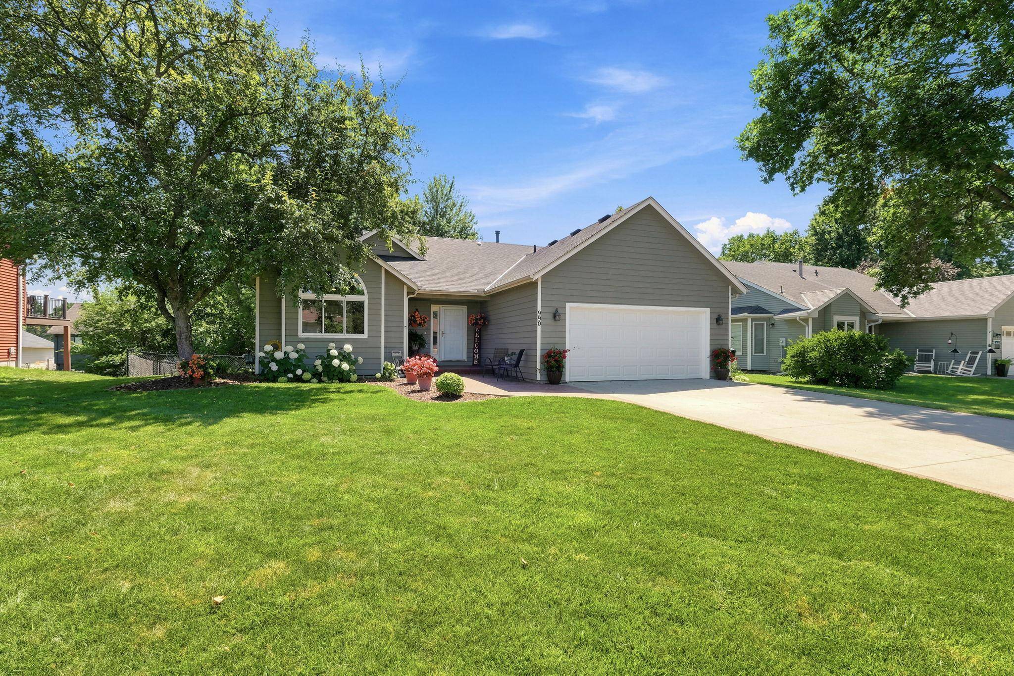 990 Ticonderoga TRL, Eagan, MN 55123
