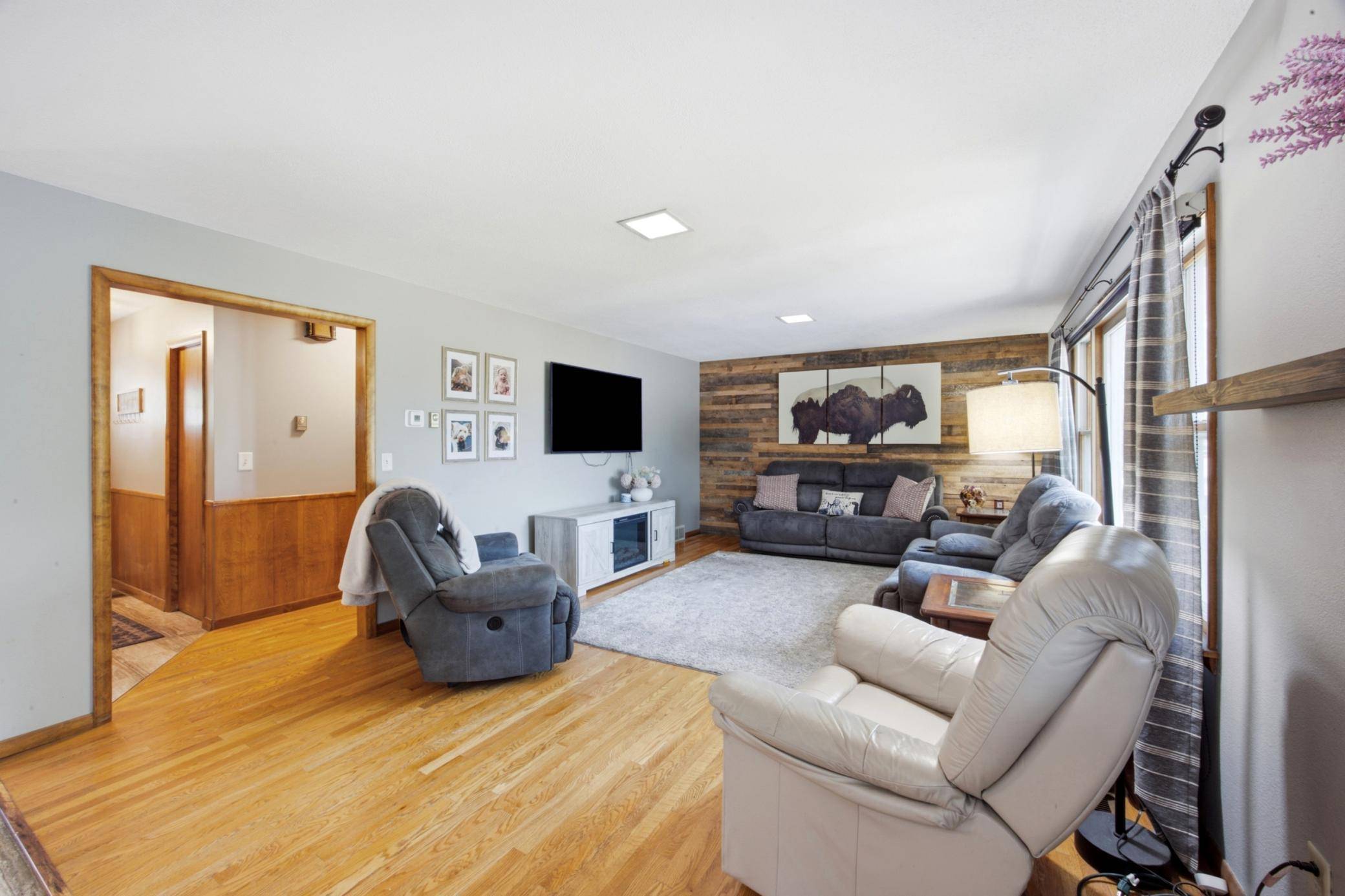 250 4th ST, Arthur, ND 58006