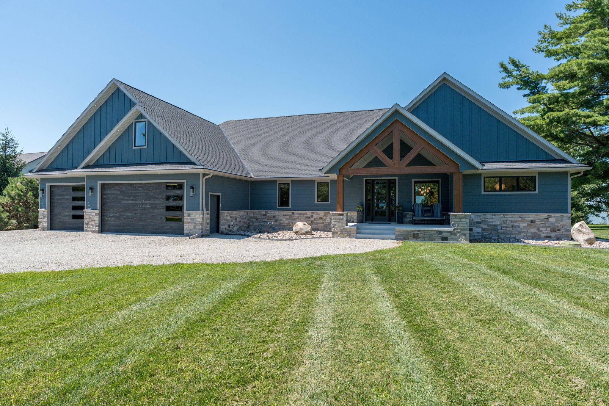 29227 Biehn DR, Madison Lake, MN 56063