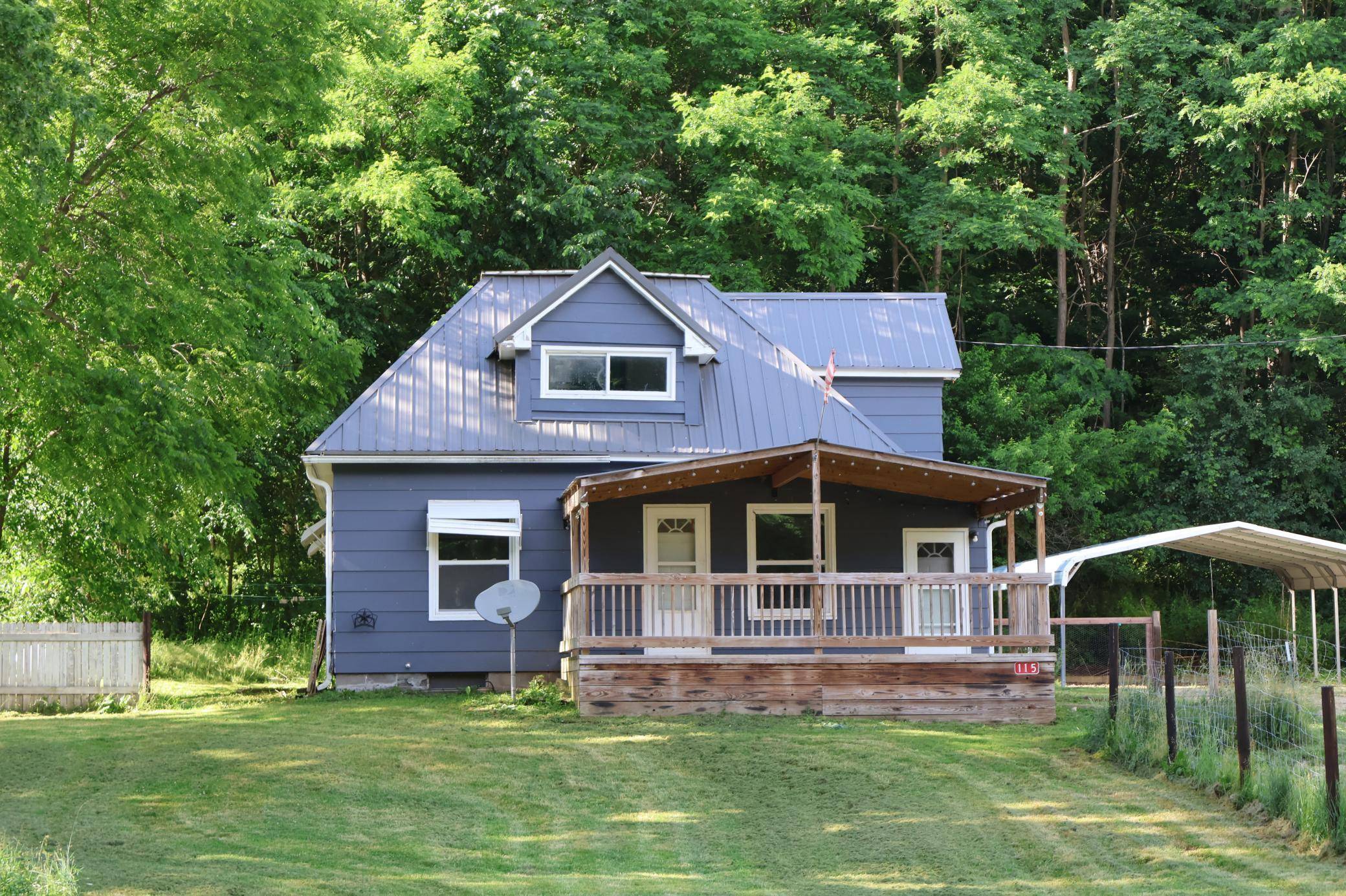 115 4th AVE, Cashton, WI 54619