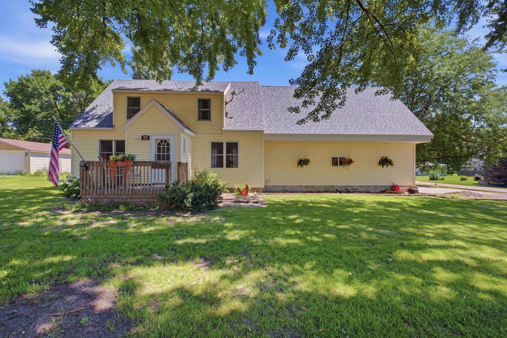 103 NE Main ST, Blomkest, MN 56216