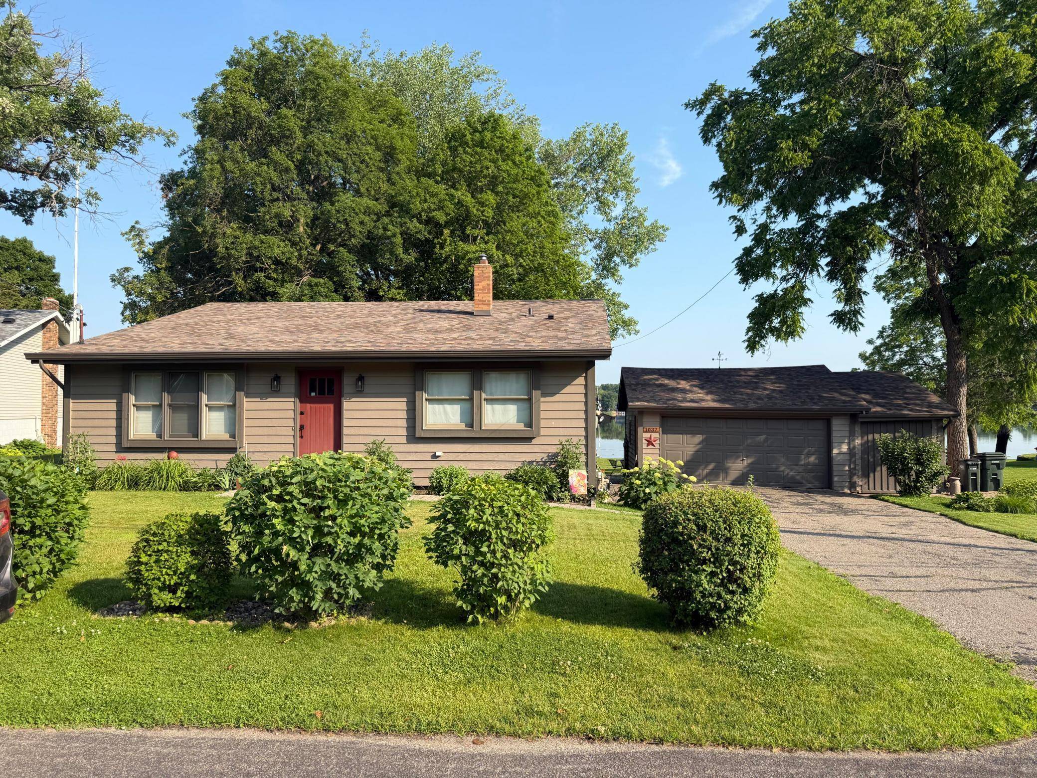 1037 Hamlet DR N, Avon, MN 56310