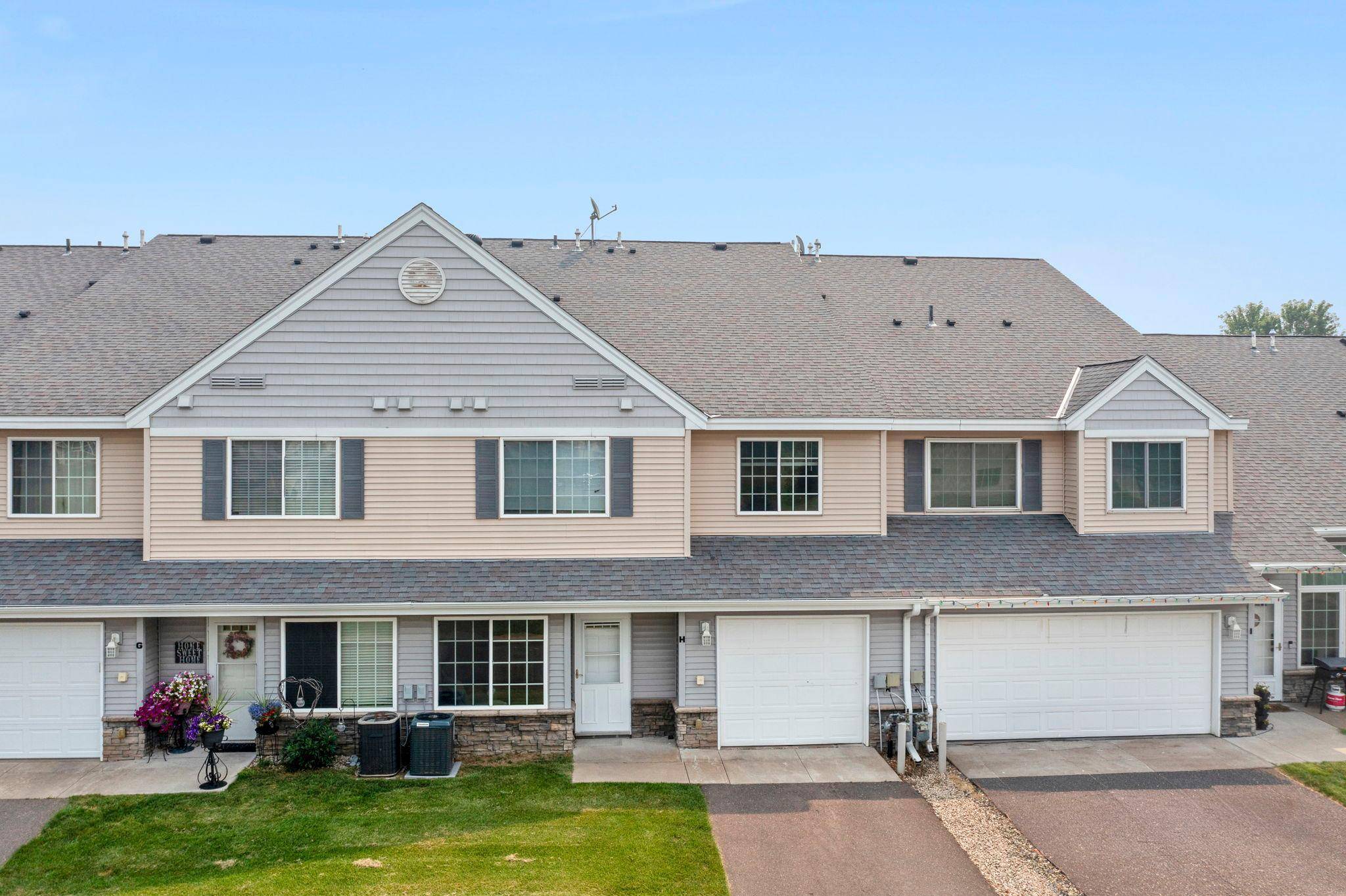 345 Roosevelt ST S #H, Cambridge, MN 55008