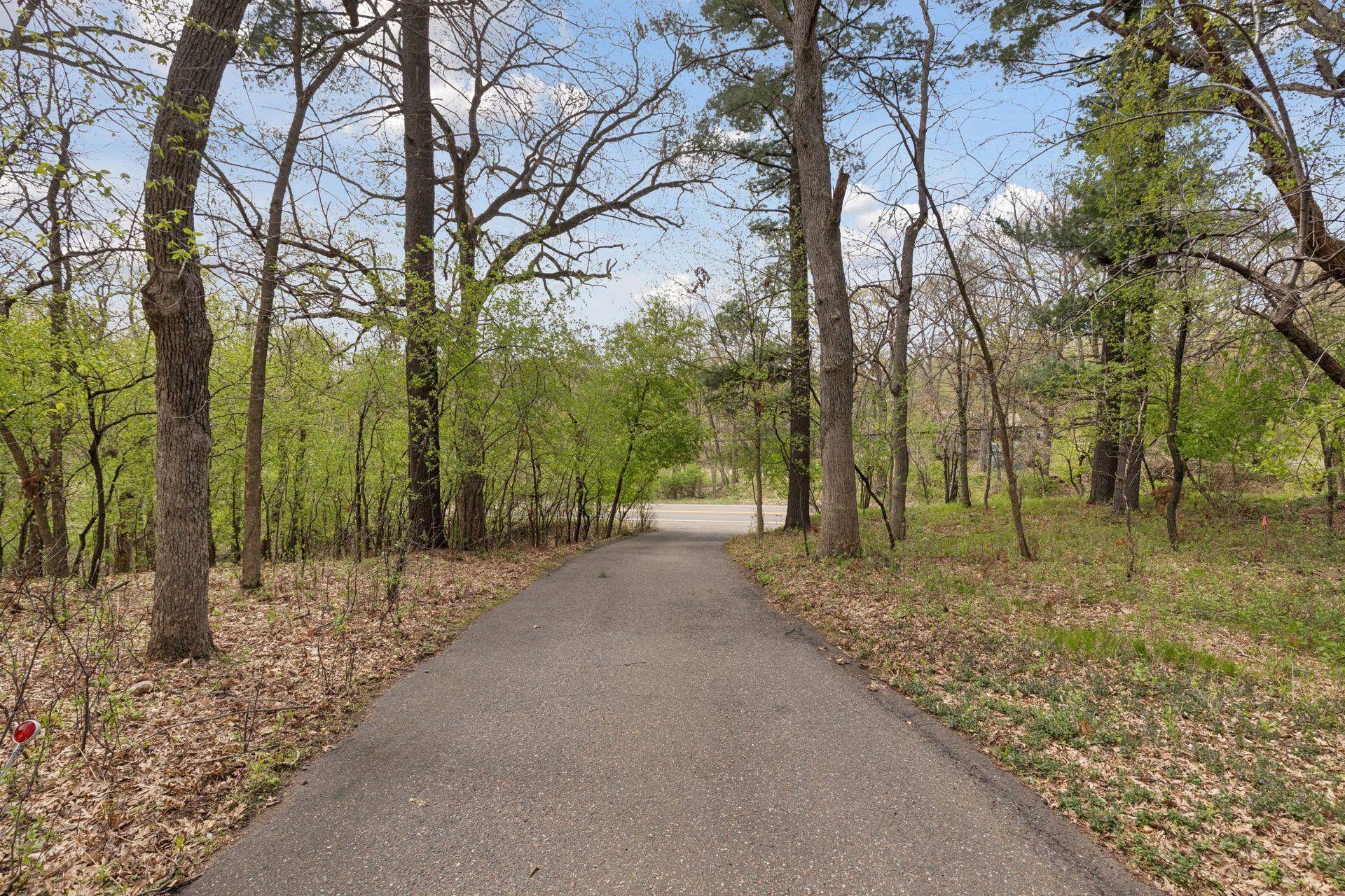360 Quail RD, Dellwood, MN 55110