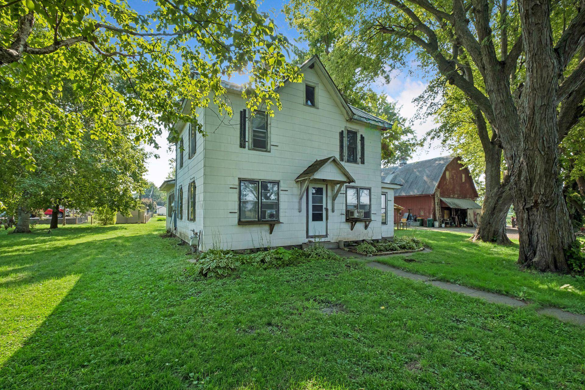 724 Park AVE, Hamburg, MN 55339