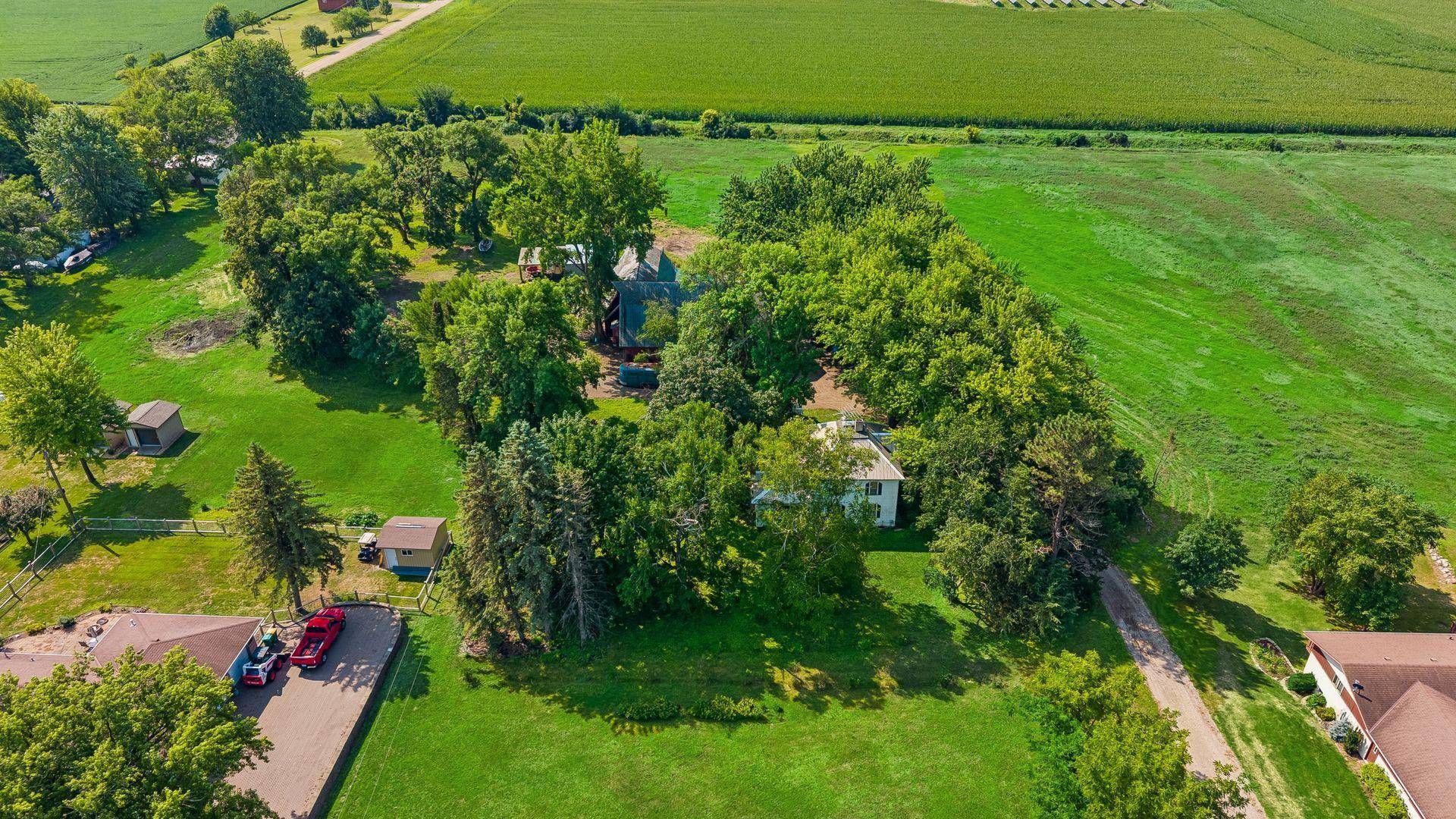 724 Park AVE, Hamburg, MN 55339