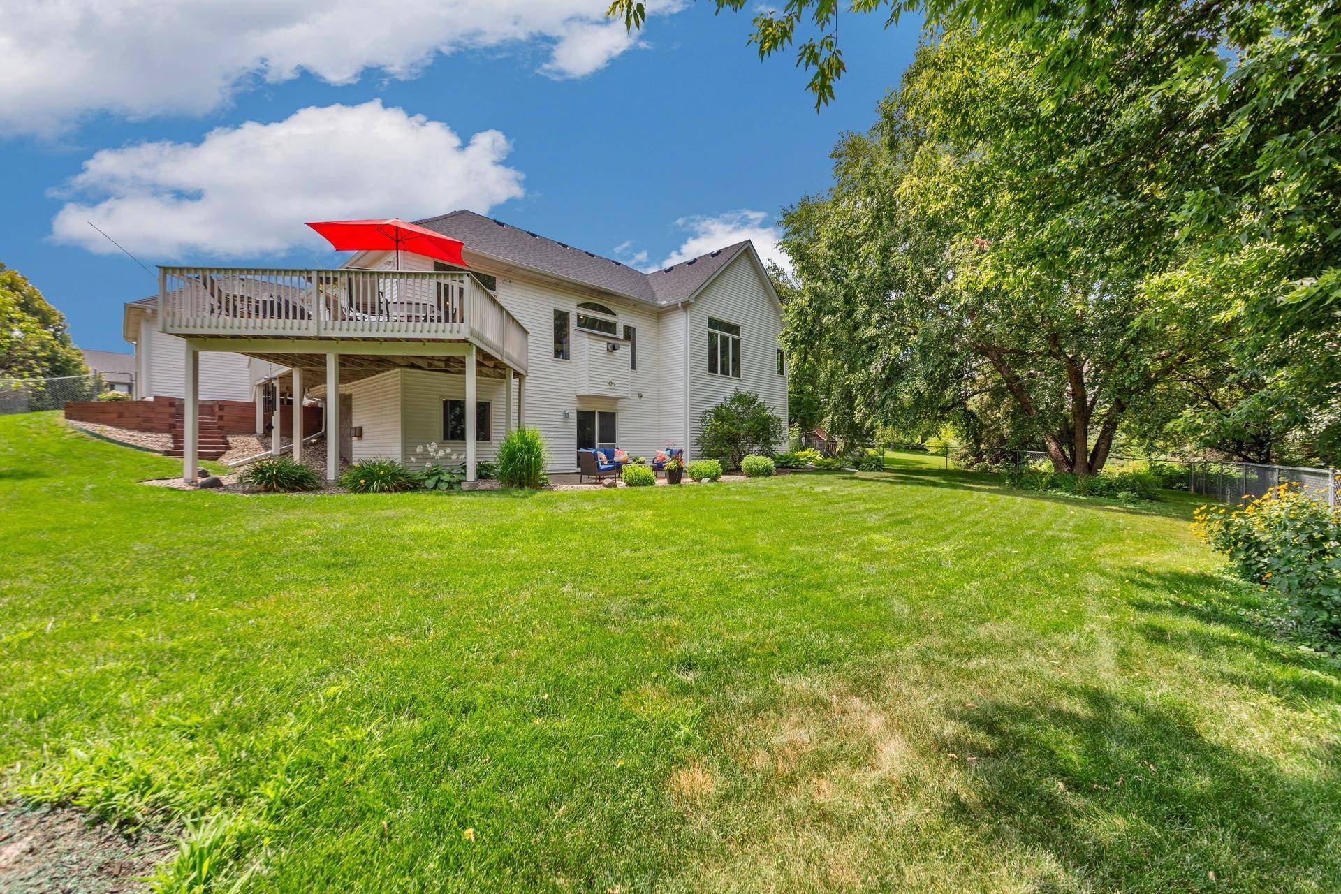 3947 Bailey Ridge Draw, Woodbury, MN 55125