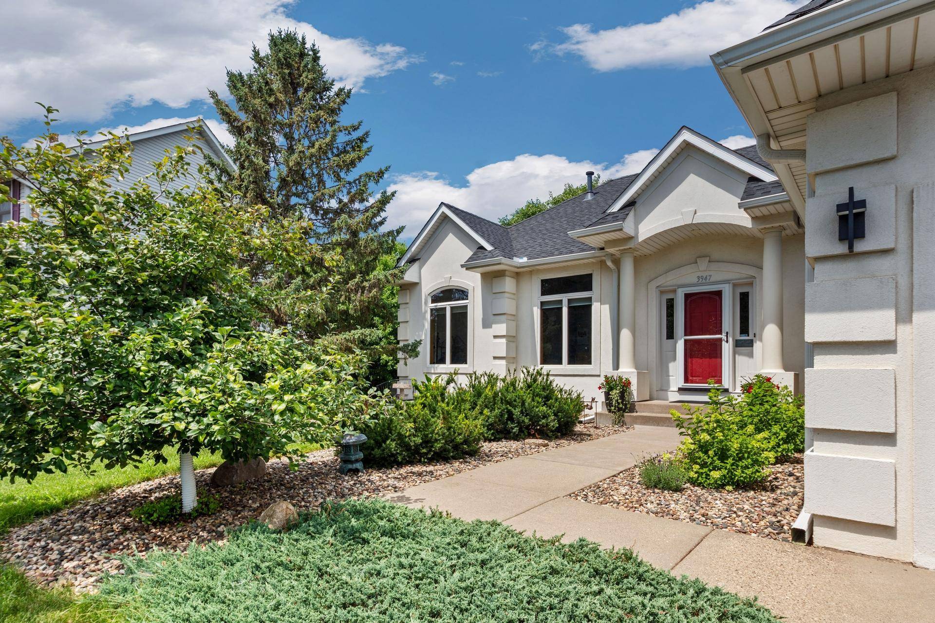 3947 Bailey Ridge Draw, Woodbury, MN 55125