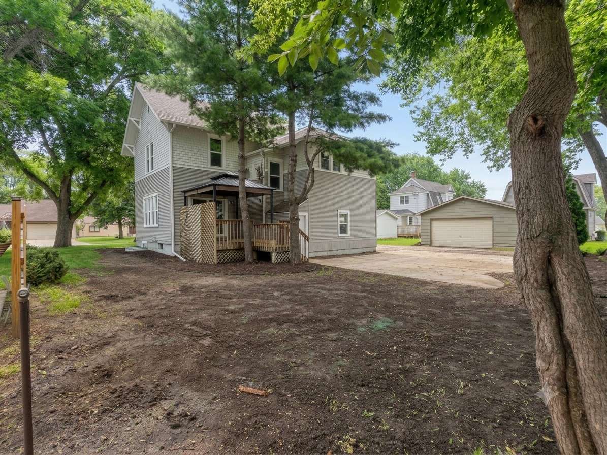 711 Clausen AVE, Albert Lea, MN 56007