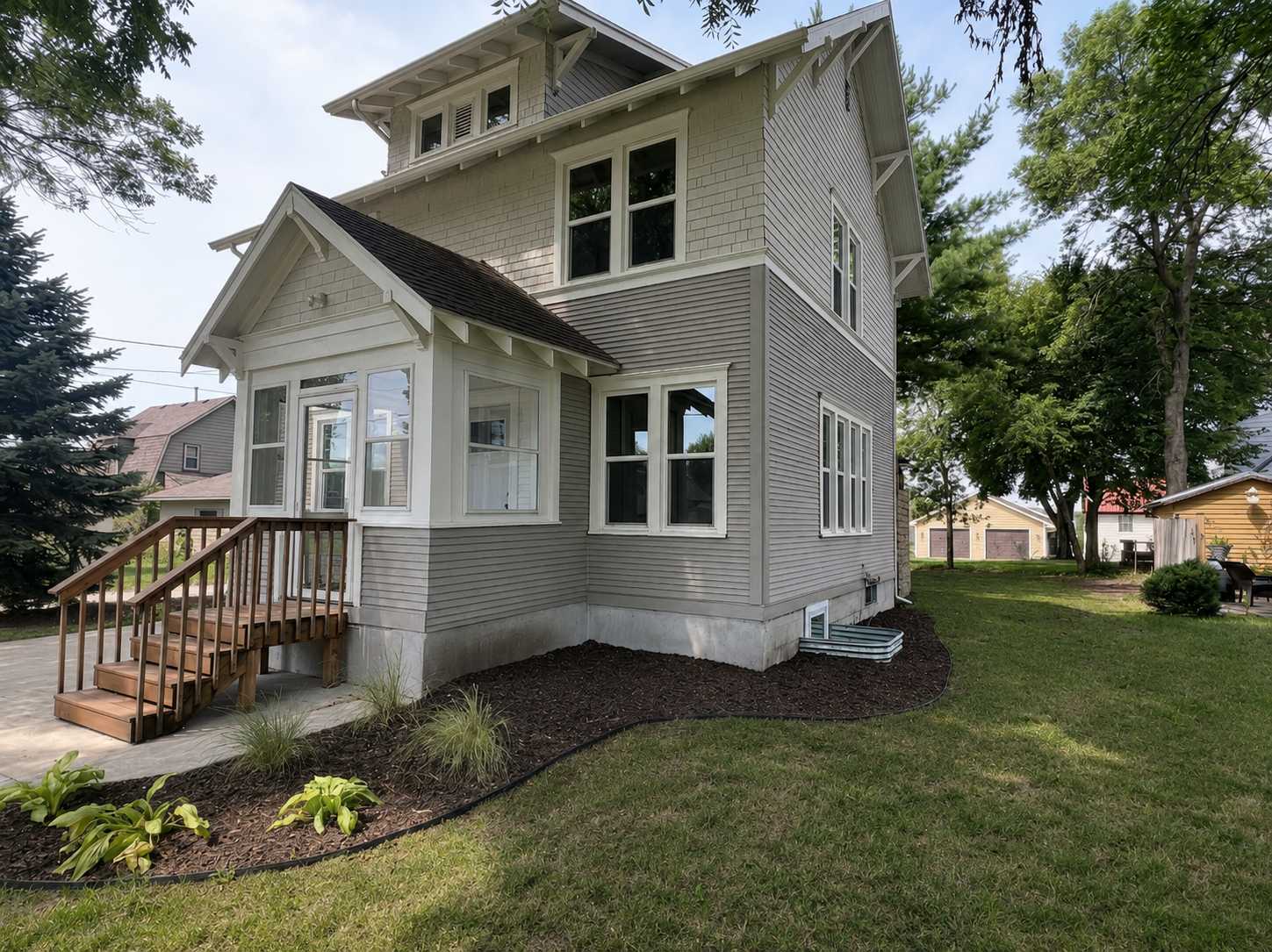 711 Clausen AVE, Albert Lea, MN 56007