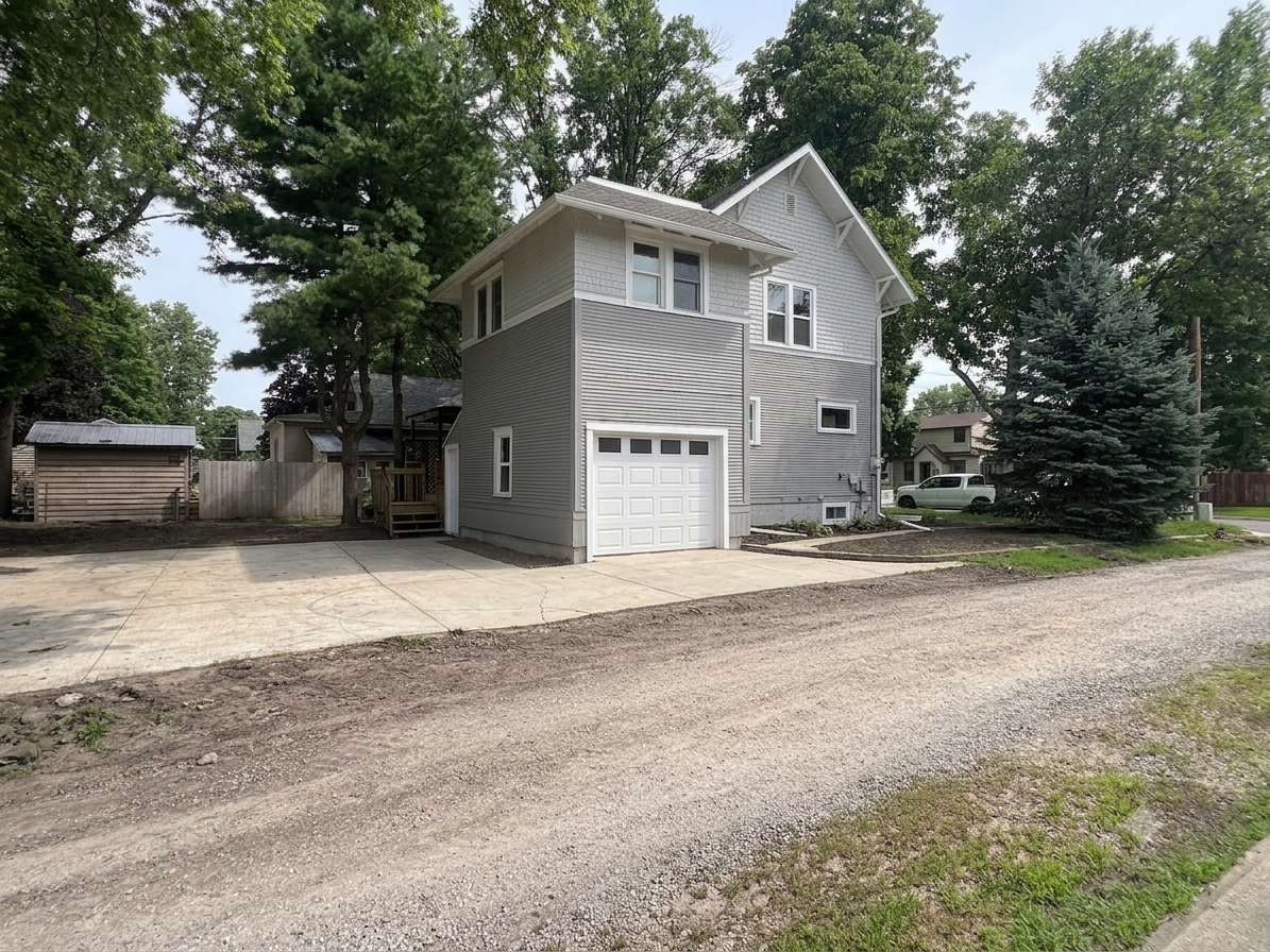 711 Clausen AVE, Albert Lea, MN 56007