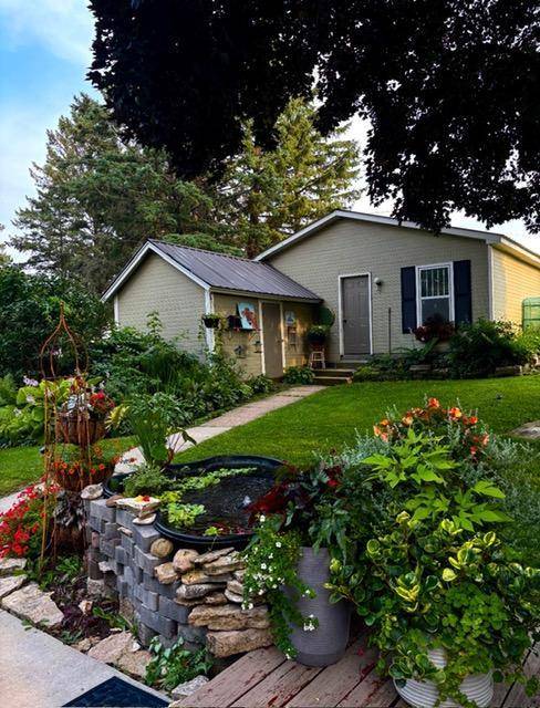 316 Newburg AVE W, Mabel, MN 55954