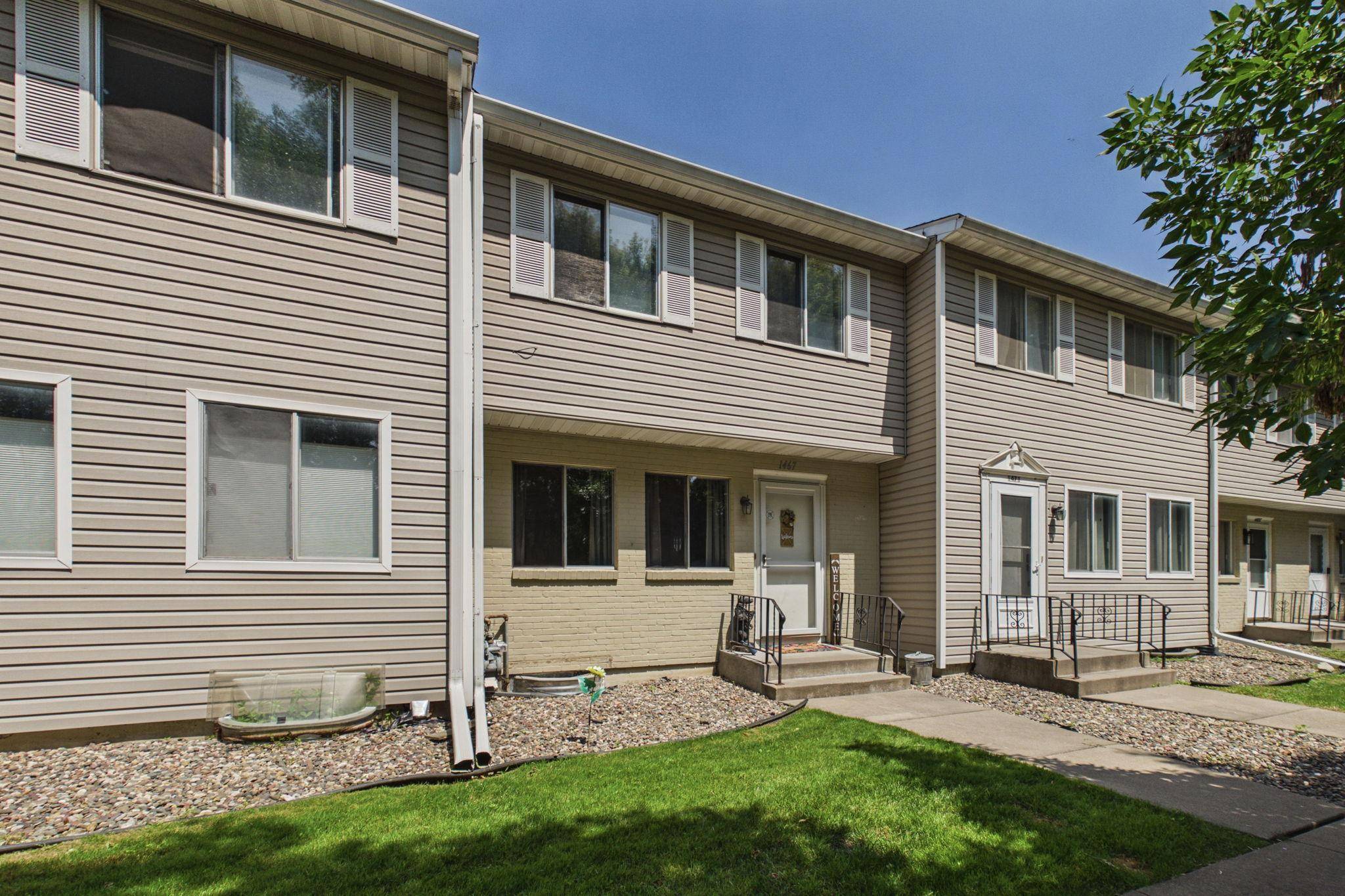 1467 Goodwin AVE N, Oakdale, MN 55128
