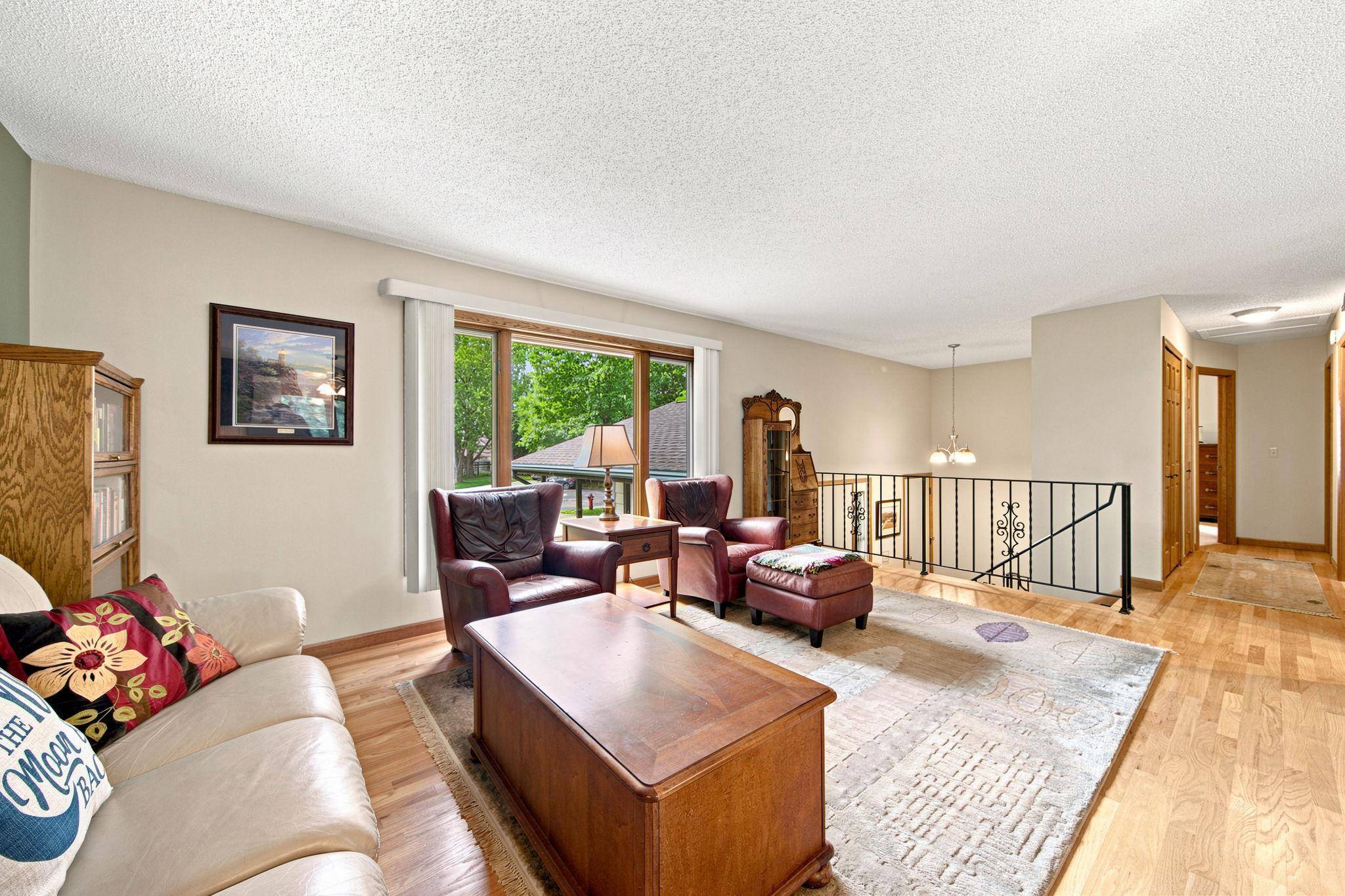 8033 Dakota LN, Chanhassen, MN 55317